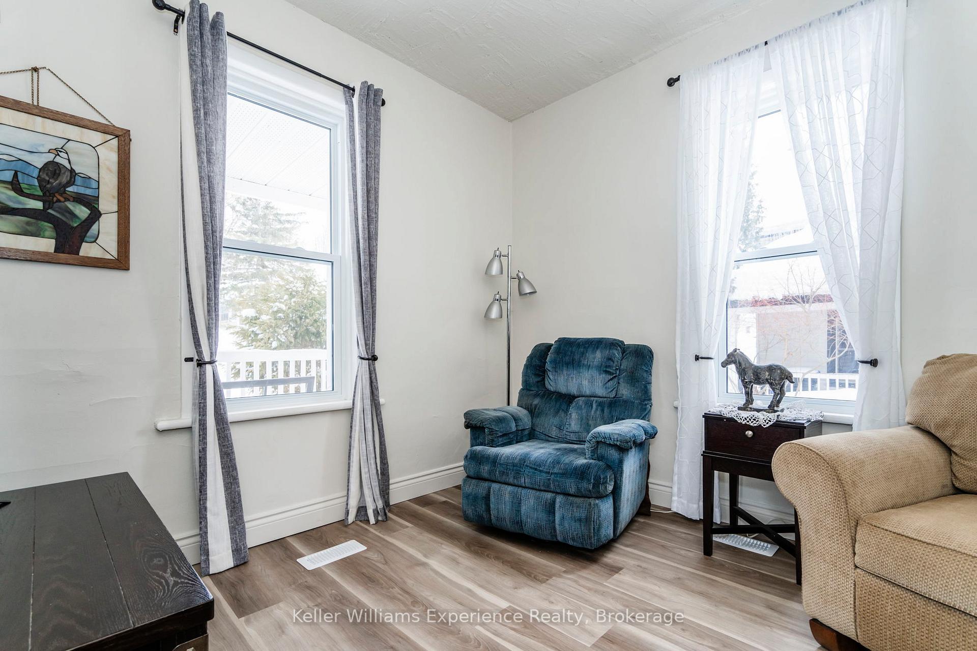Photo 7 of 179 Fifth Street, Midland — HOMEH