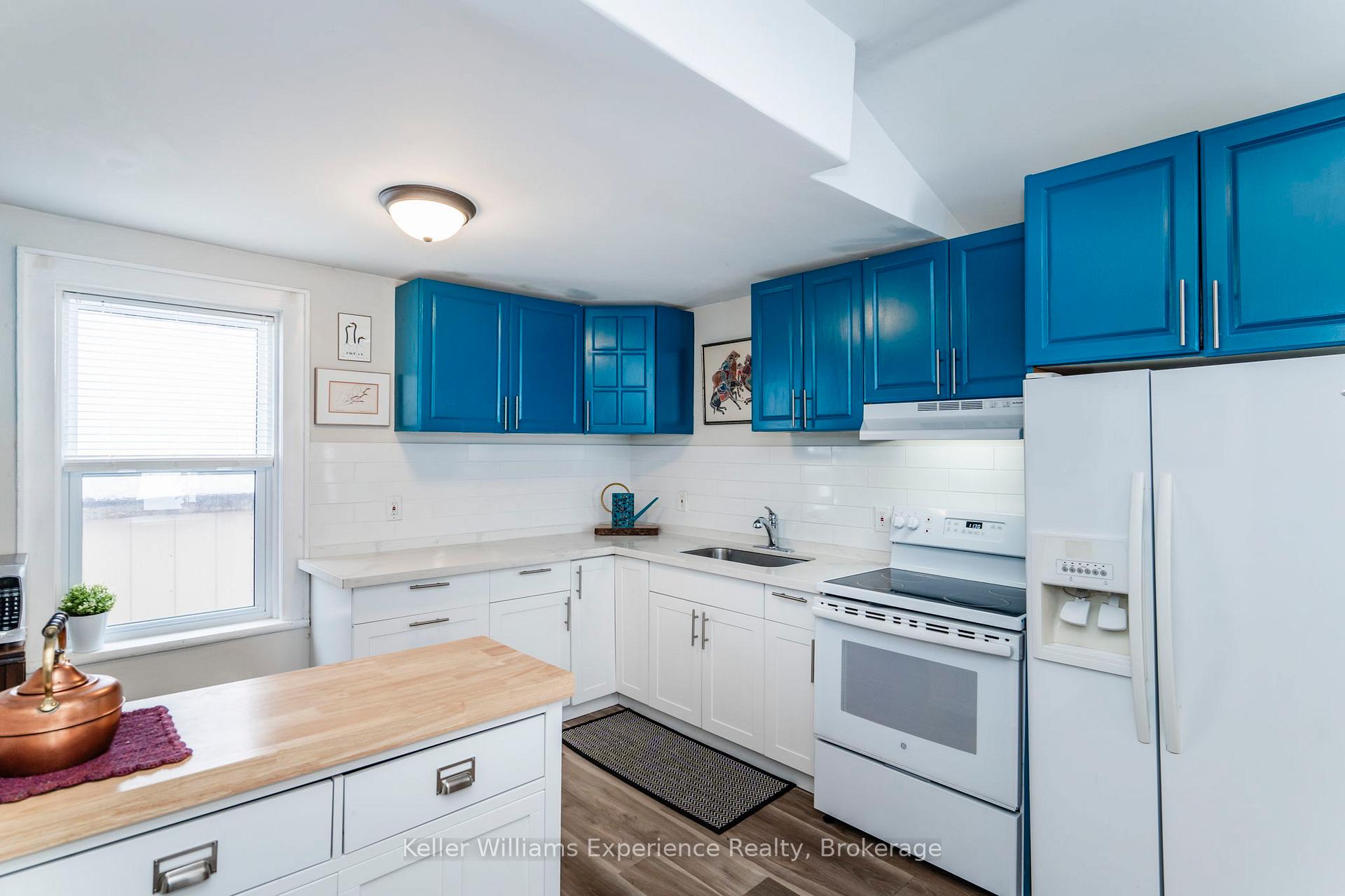 Photo 11 of 179 Fifth Street, Midland — HOMEH