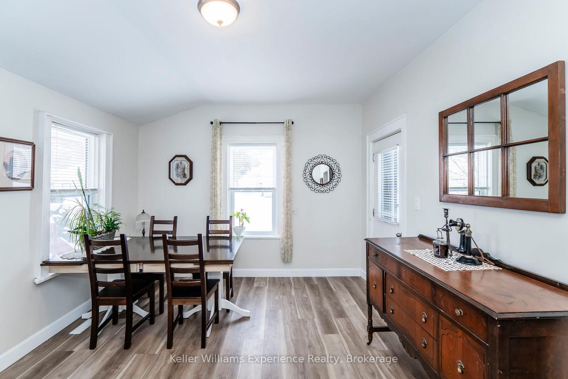 Photo 15 of 179 Fifth Street, Midland — HOMEH