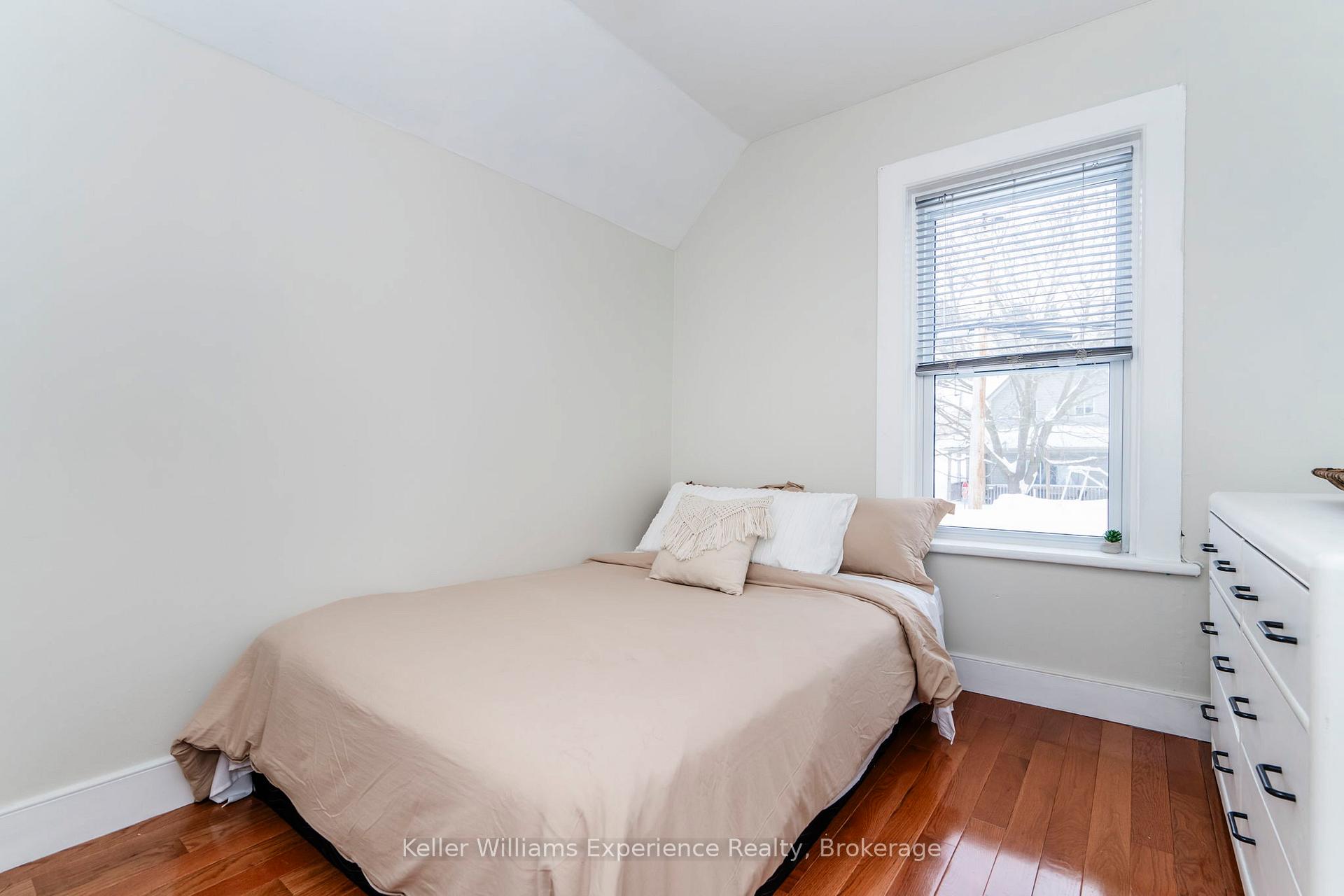 Photo 23 of 179 Fifth Street, Midland — HOMEH