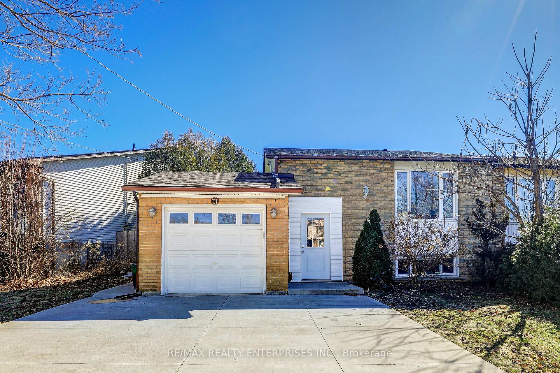 Photo 1 of Unit UPPER, 71 Adis Avenue, Hamilton, Gurnett — HOMEH