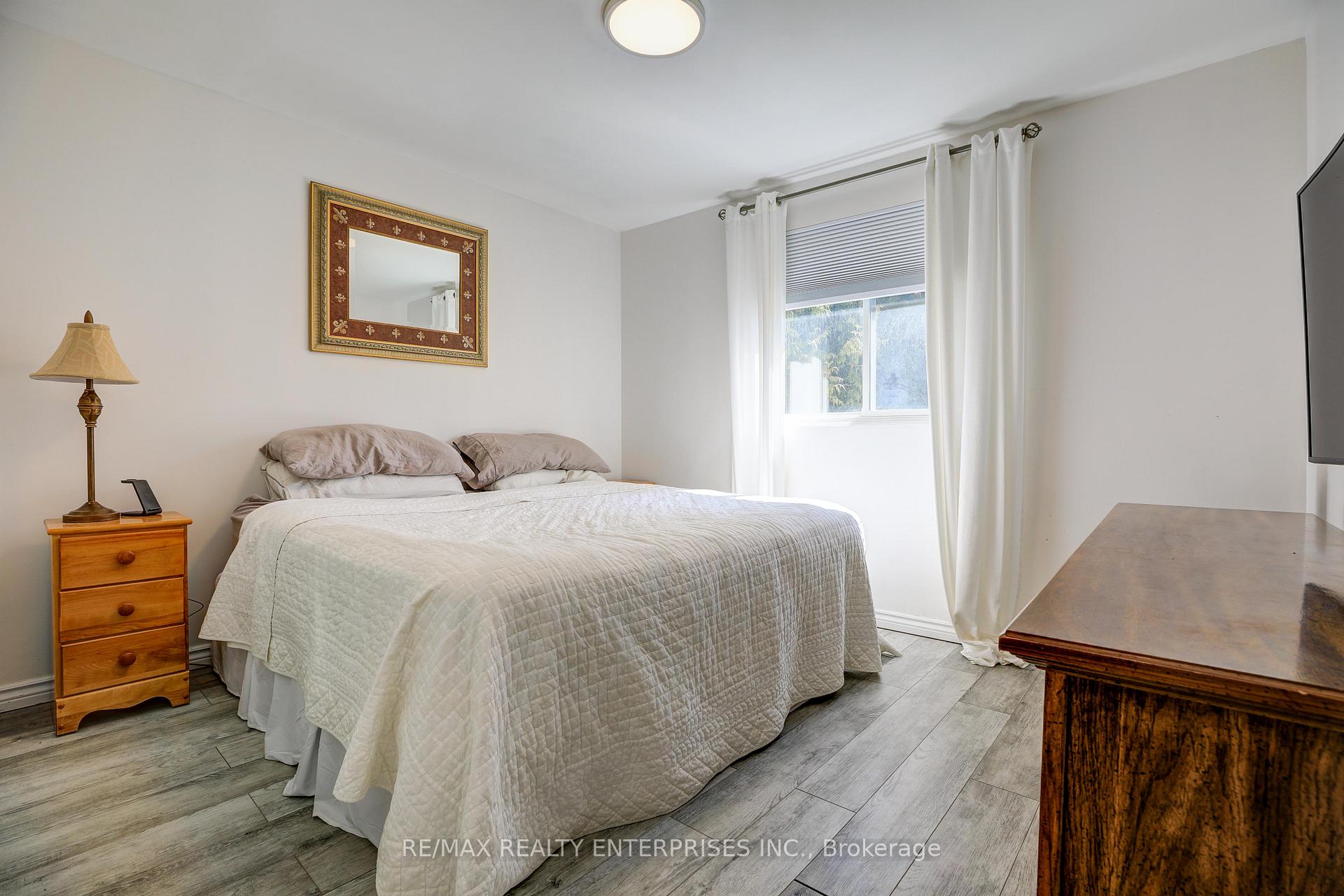 Photo 7 of Unit UPPER, 71 Adis Avenue, Hamilton, Gurnett — HOMEH