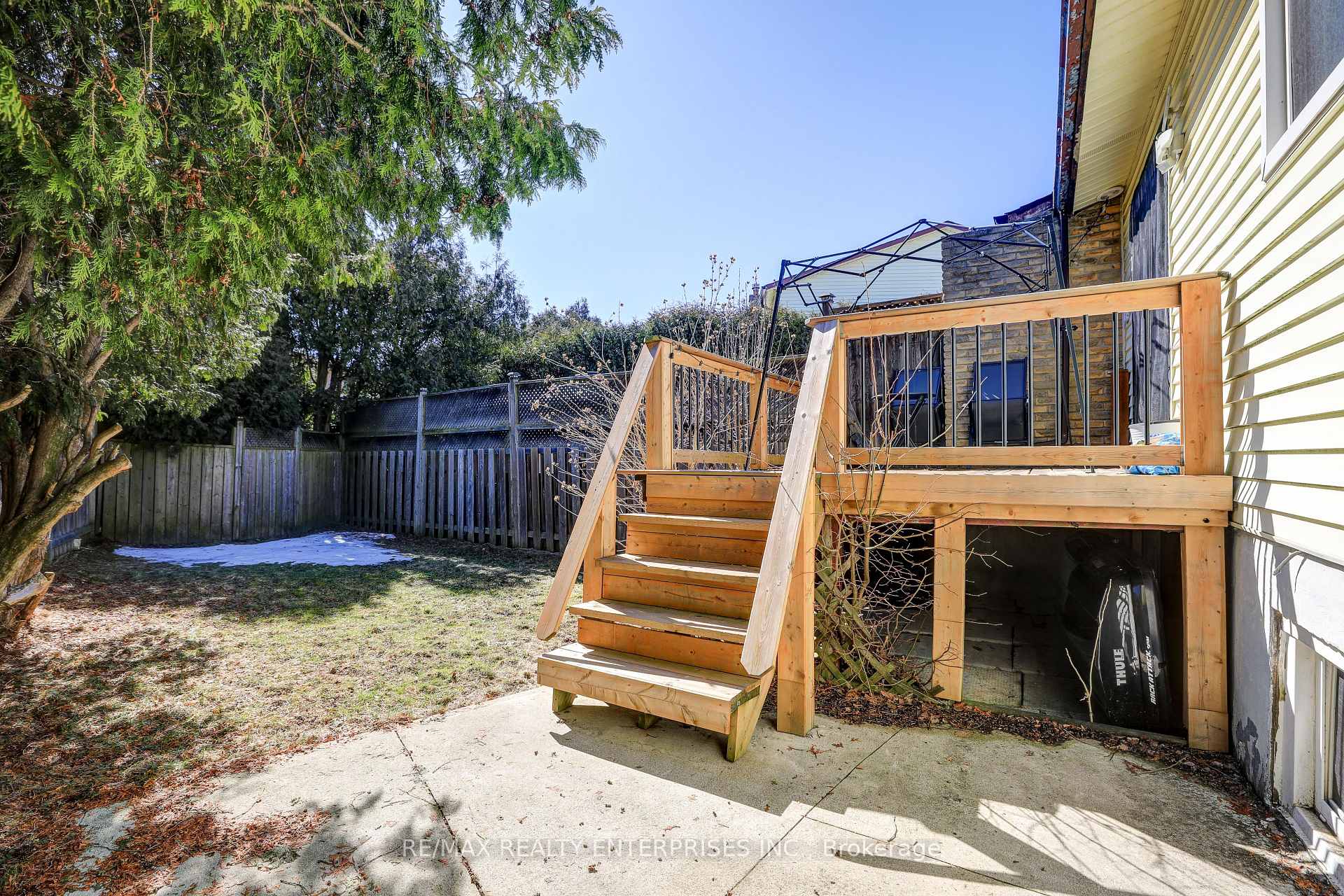 Photo 11 of Unit UPPER, 71 Adis Avenue, Hamilton, Gurnett — HOMEH