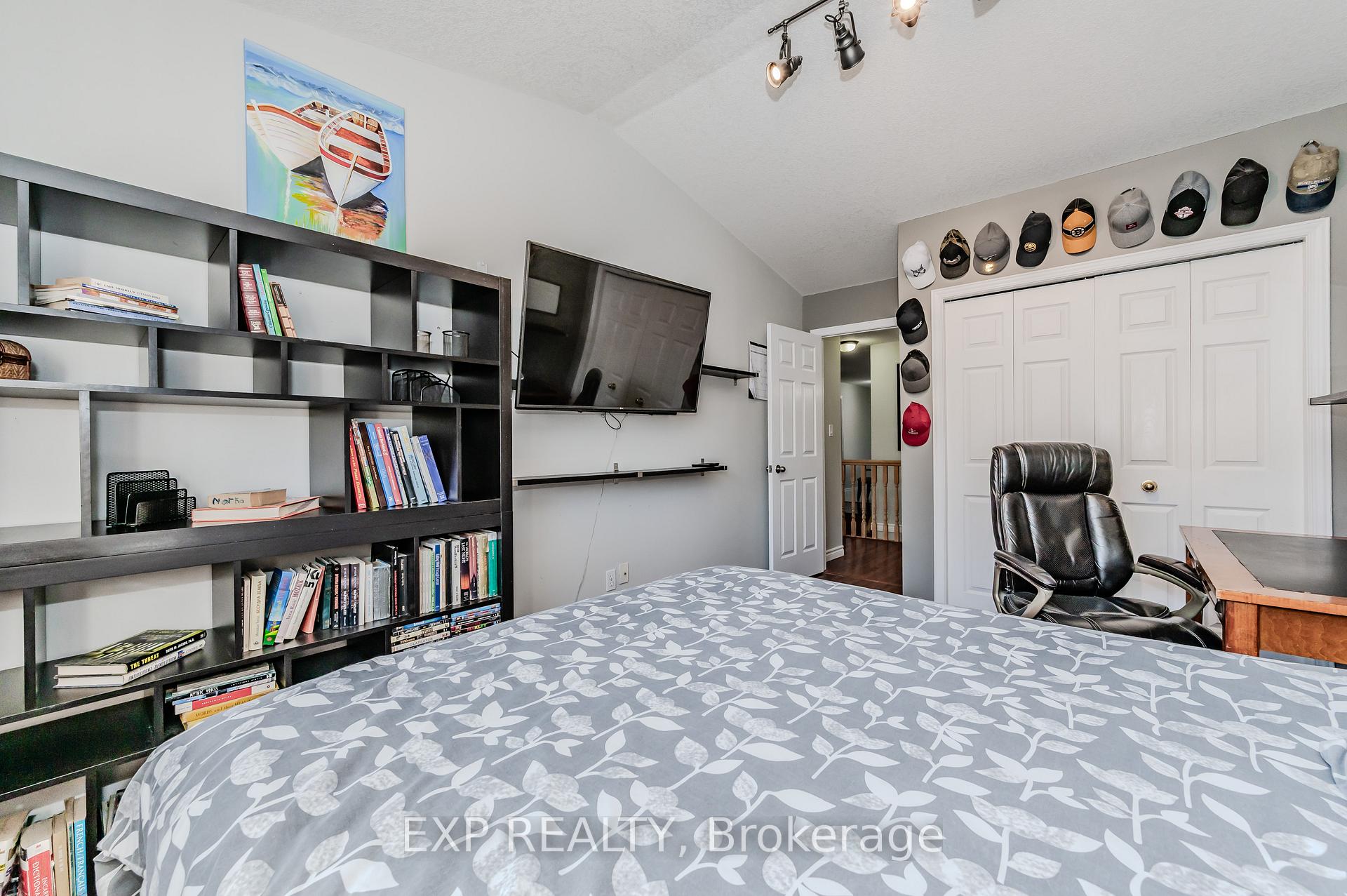Photo 14 of 113 Bankside Drive, Kitchener — HOMEH