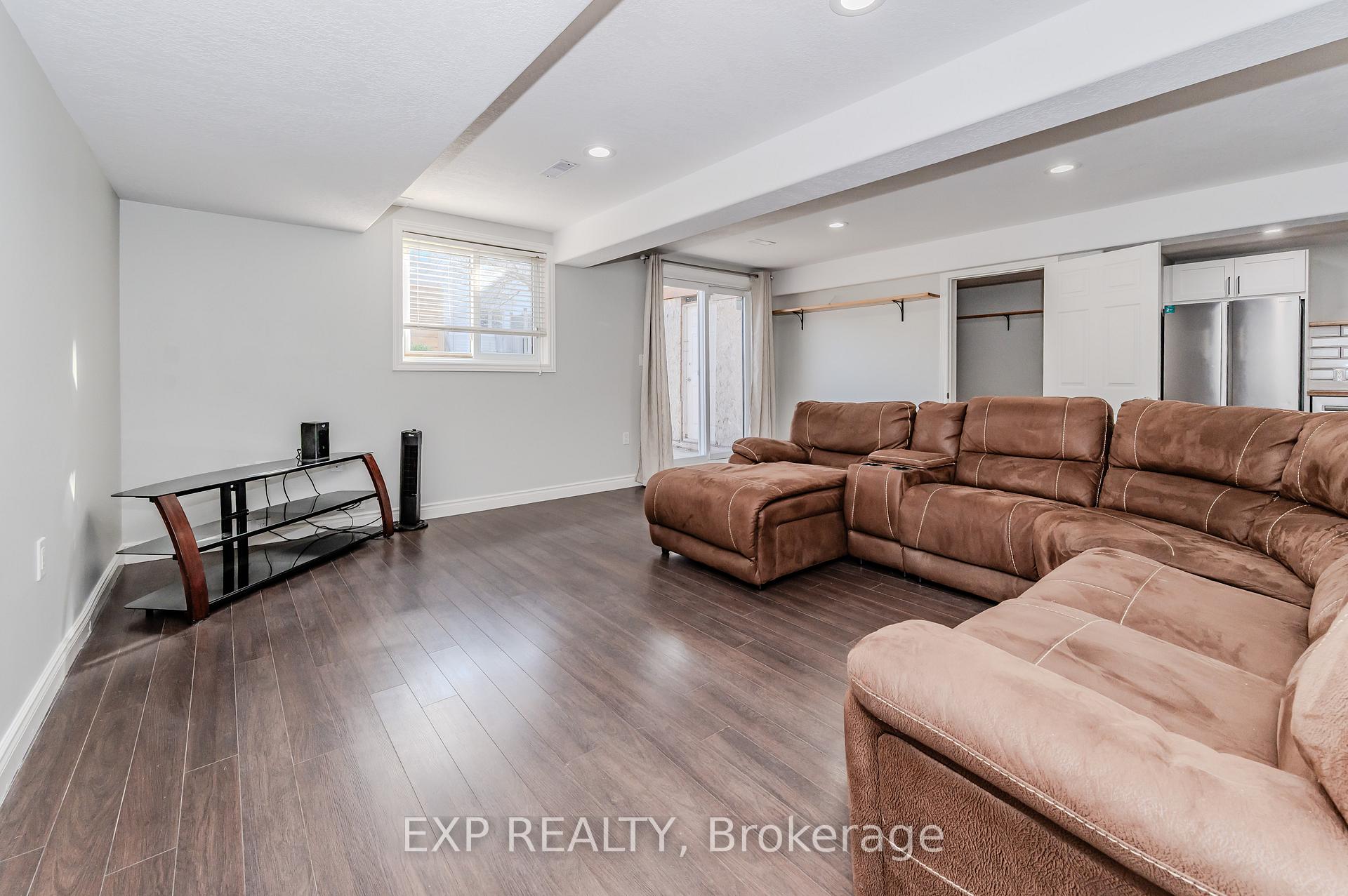 Photo 20 of 113 Bankside Drive, Kitchener — HOMEH