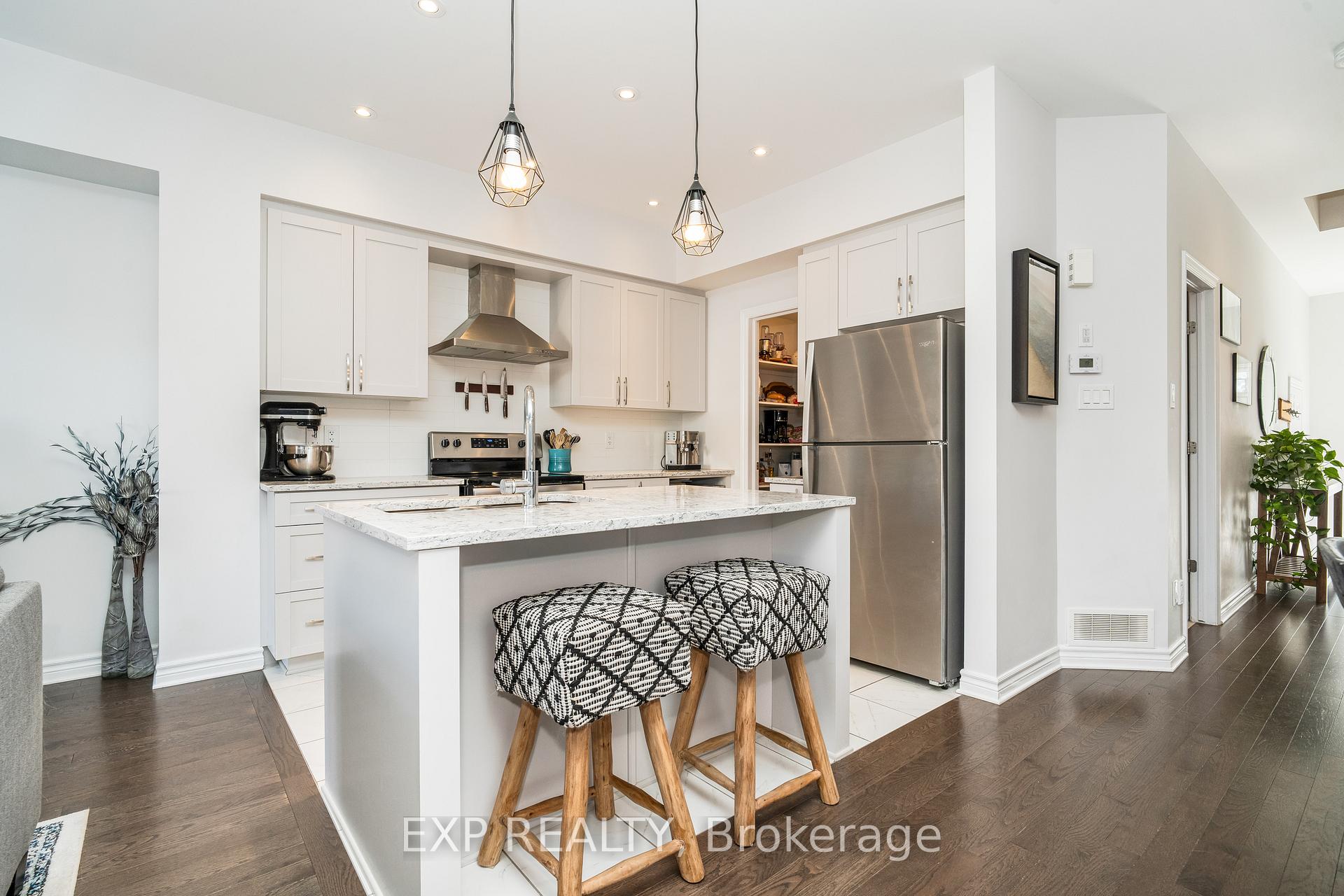 Photo 10 of 522 Triangle Street, Ottawa, Kanata - Emerald Meadows/Trailwest — HOMEH