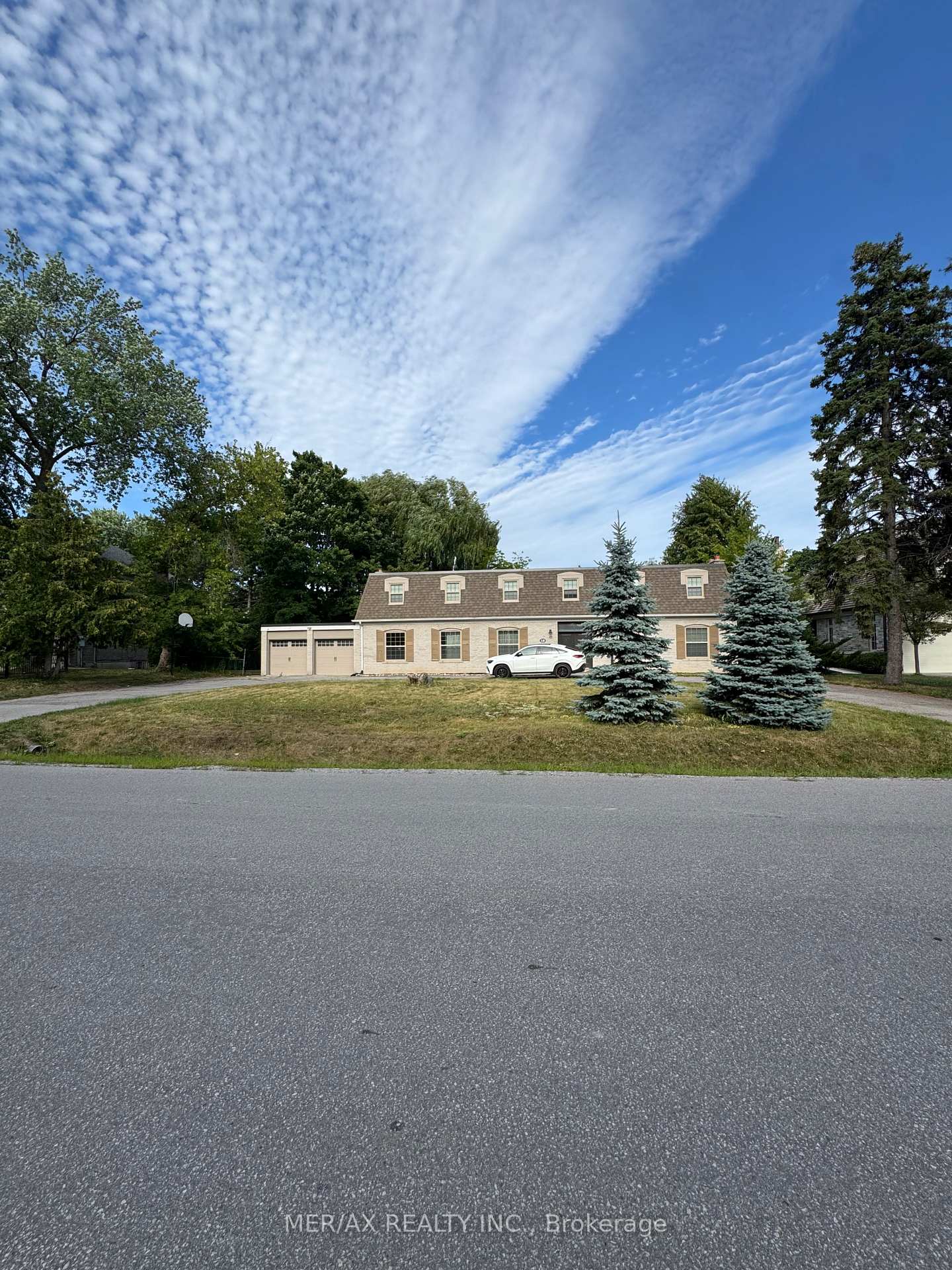 Photo 1 of 19 Valloncliffe Road, Markham, Bayview Glen — HOMEH