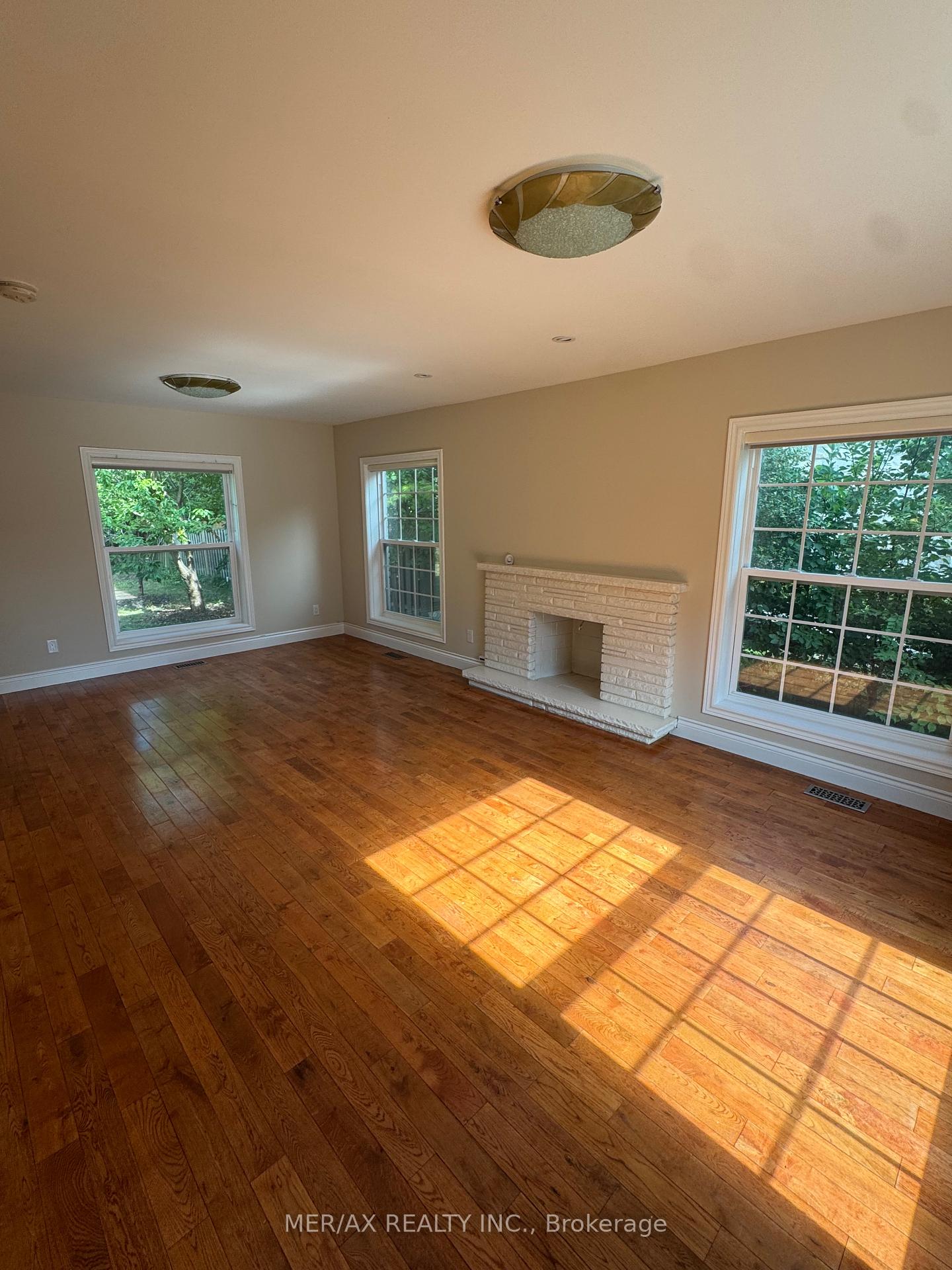 Photo 6 of 19 Valloncliffe Road, Markham, Bayview Glen — HOMEH