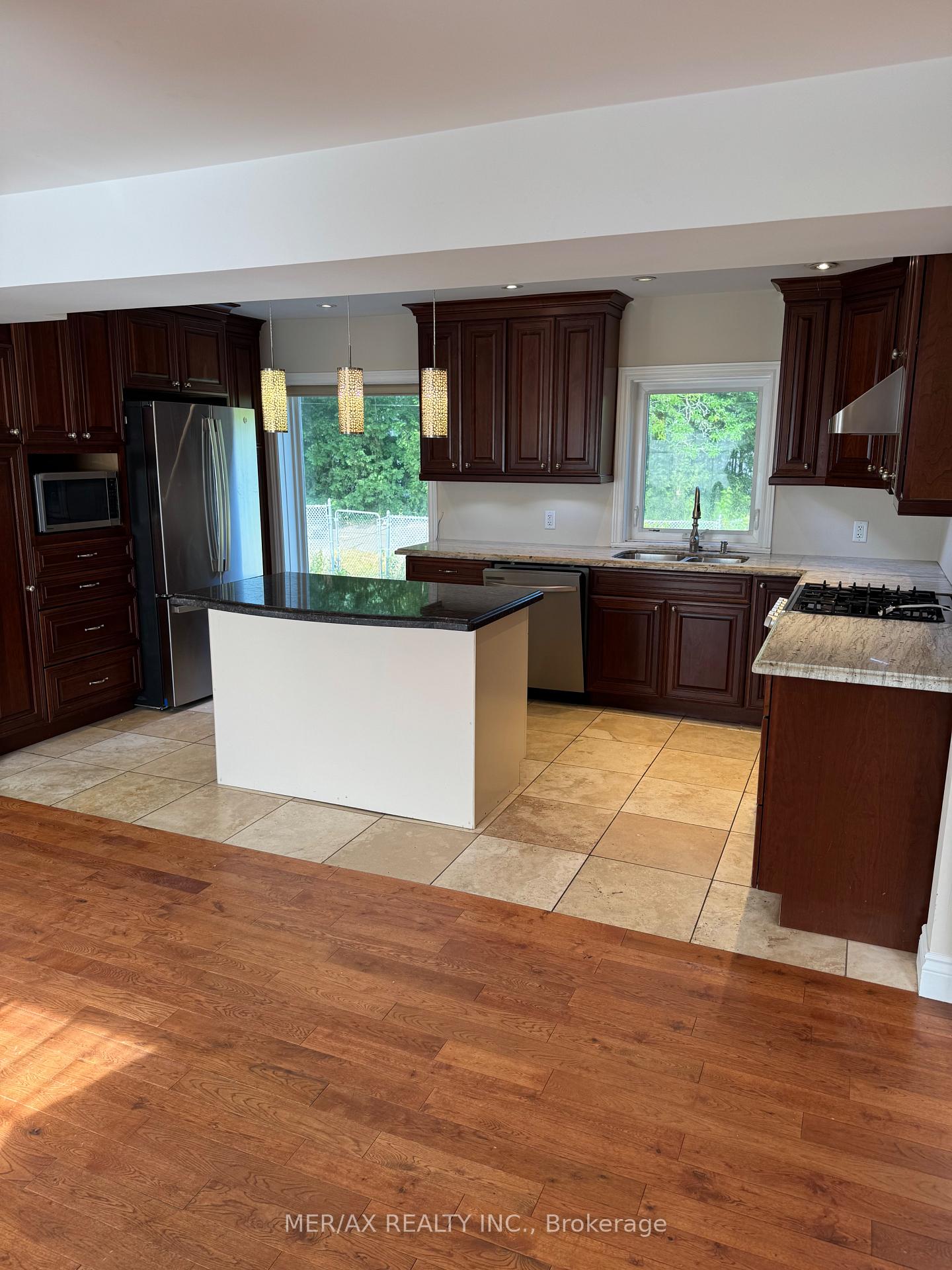 Photo 9 of 19 Valloncliffe Road, Markham, Bayview Glen — HOMEH