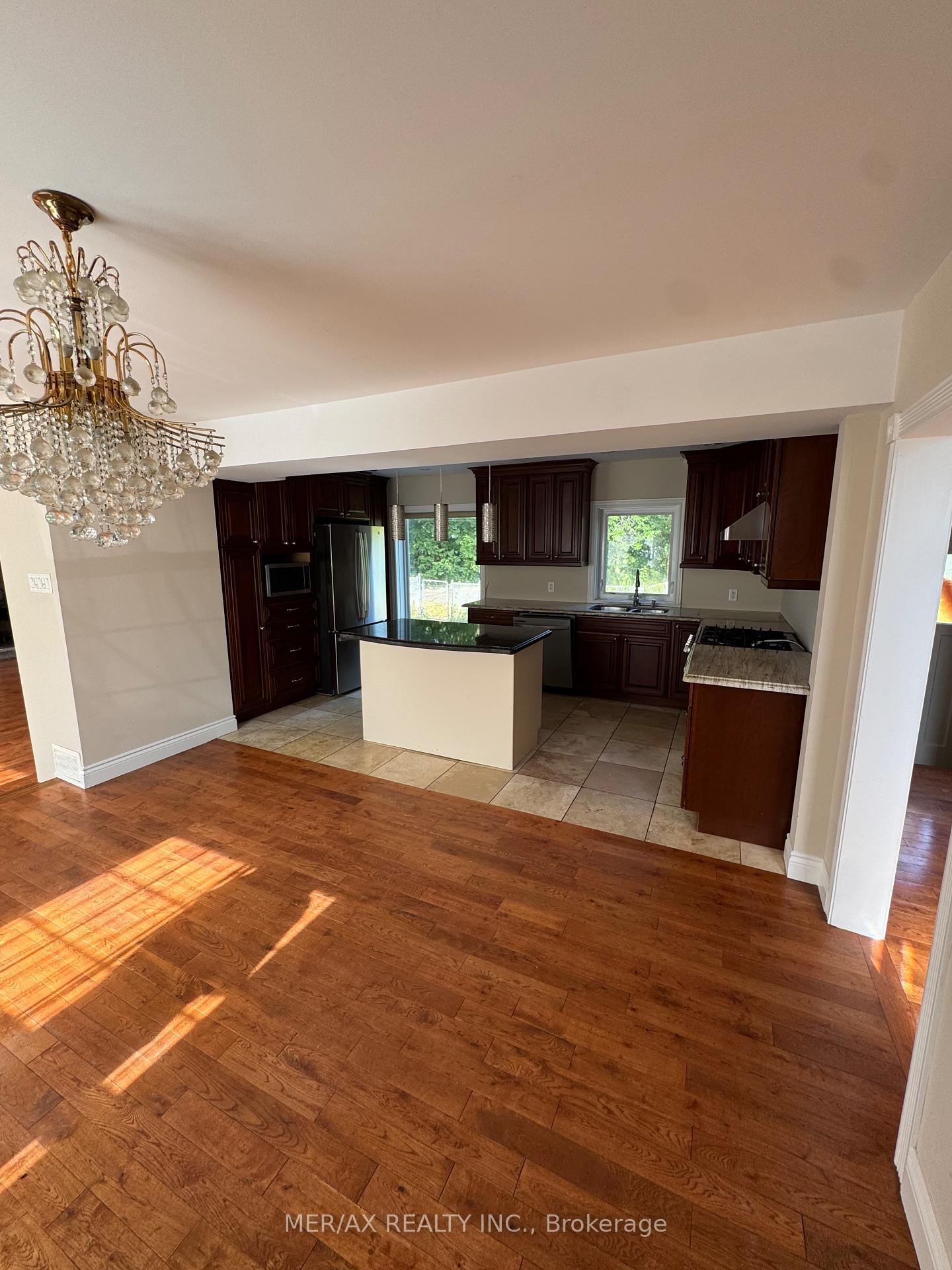 Photo 10 of 19 Valloncliffe Road, Markham, Bayview Glen — HOMEH