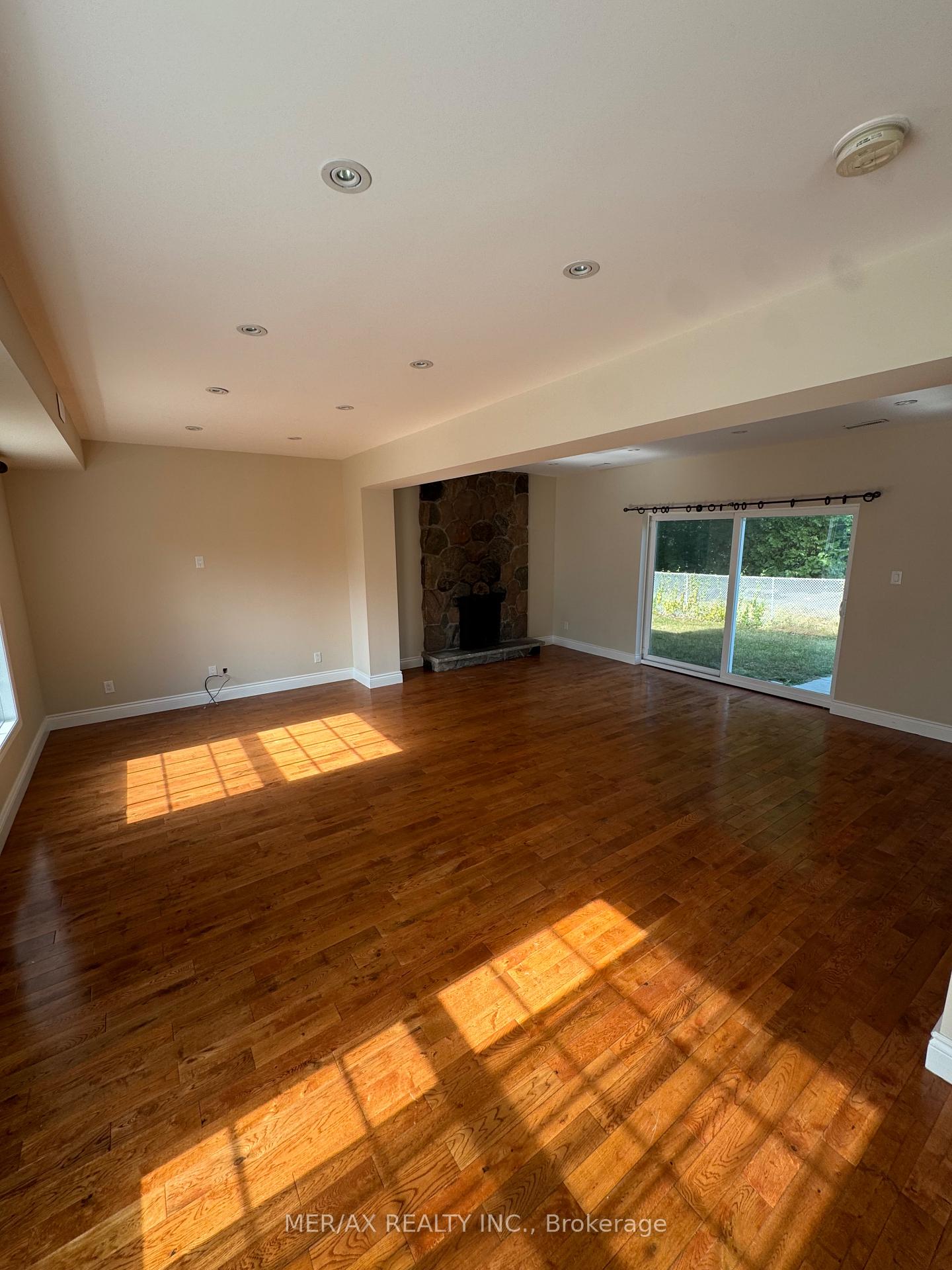 Photo 15 of 19 Valloncliffe Road, Markham, Bayview Glen — HOMEH