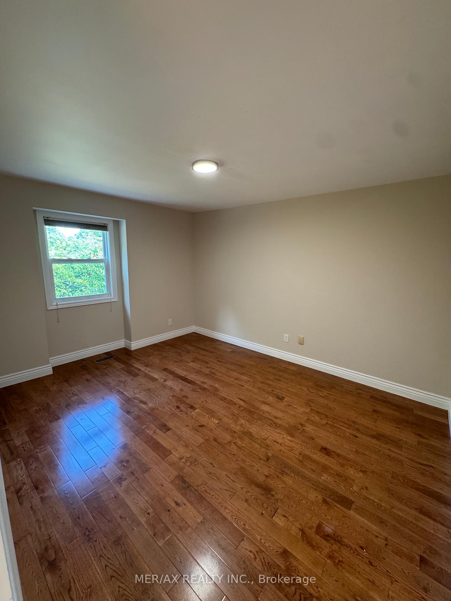 Photo 18 of 19 Valloncliffe Road, Markham, Bayview Glen — HOMEH