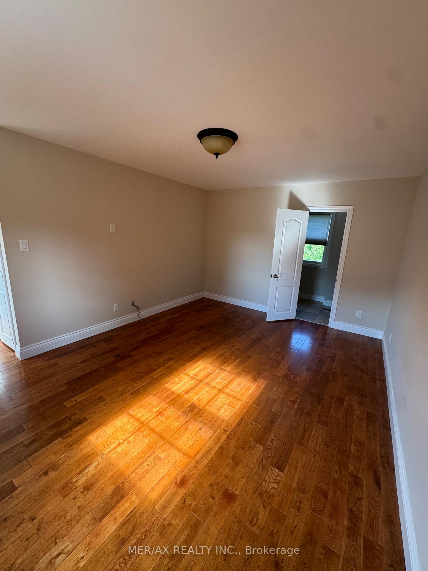 Photo 23 of 19 Valloncliffe Road, Markham, Bayview Glen — HOMEH