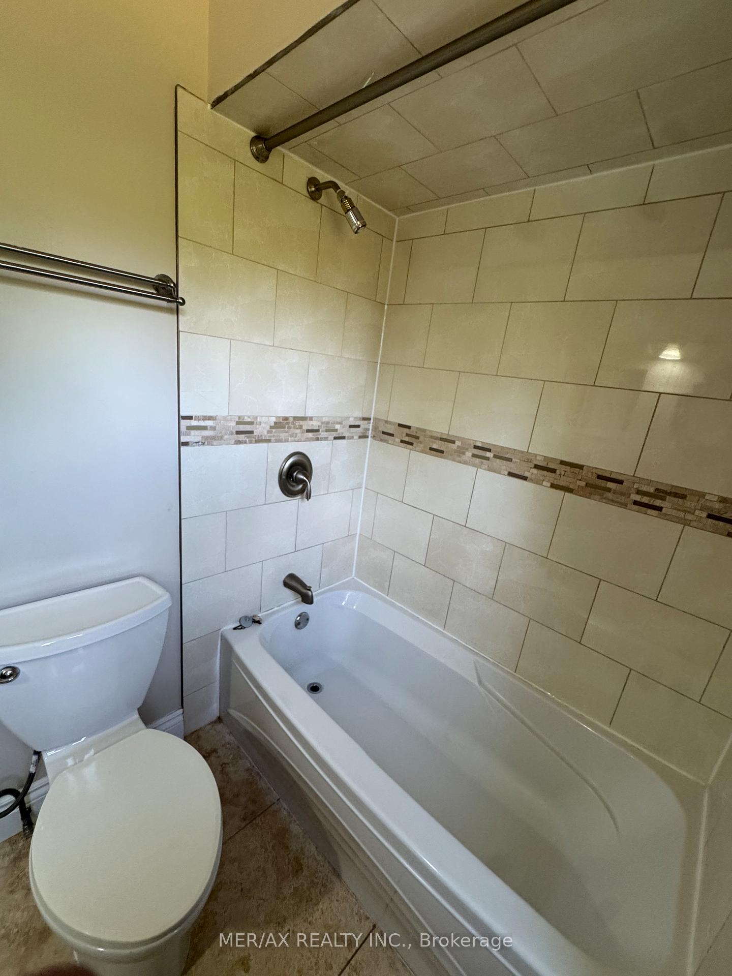 Photo 24 of 19 Valloncliffe Road, Markham, Bayview Glen — HOMEH