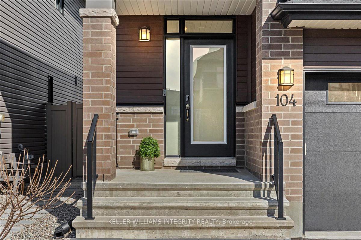 Photo 3 of 104 Warrior Street, Ottawa, Kanata - Emerald Meadows/Trailwest — HOMEH