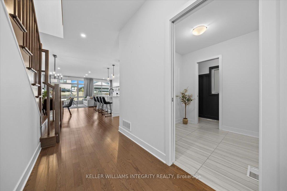 Photo 5 of 104 Warrior Street, Ottawa, Kanata - Emerald Meadows/Trailwest — HOMEH