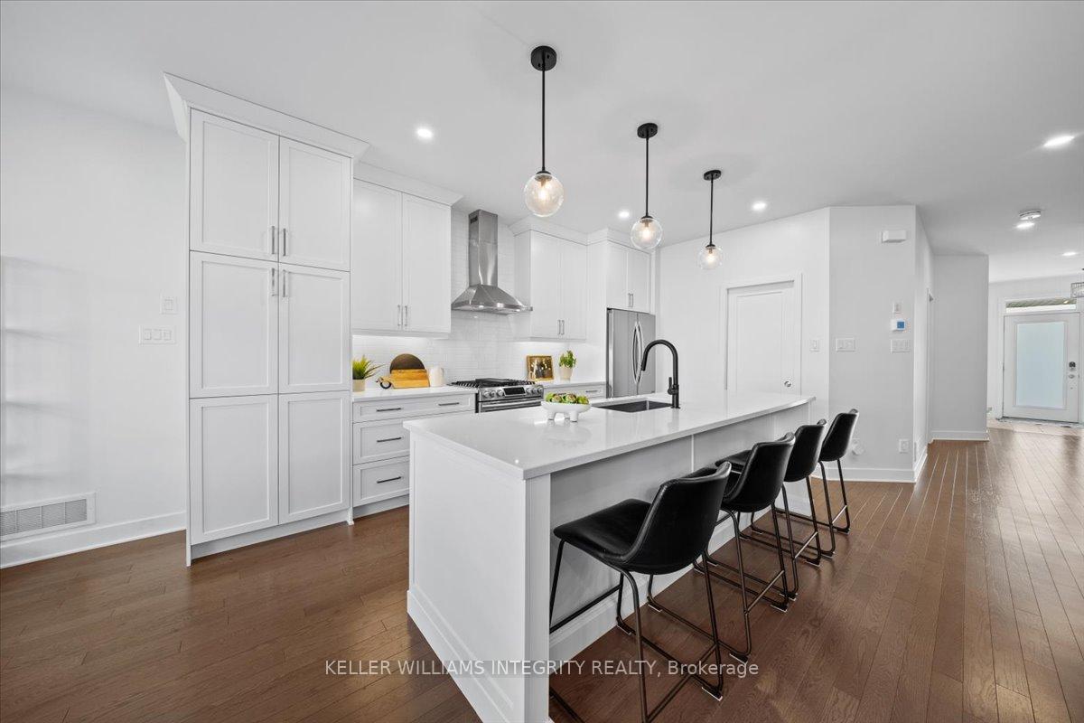 Photo 9 of 104 Warrior Street, Ottawa, Kanata - Emerald Meadows/Trailwest — HOMEH
