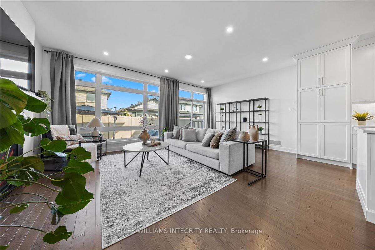 Photo 15 of 104 Warrior Street, Ottawa, Kanata - Emerald Meadows/Trailwest — HOMEH