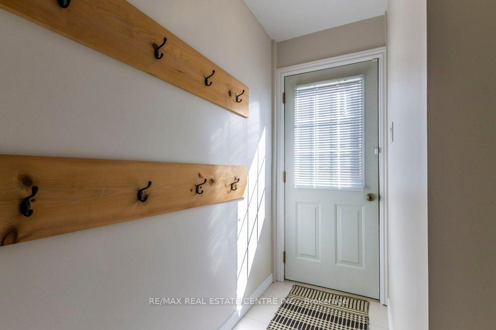 Photo 21 of 43 Briar Knoll Drive, Kitchener — HOMEH