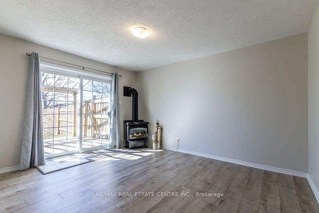 Photo 24 of 43 Briar Knoll Drive, Kitchener — HOMEH