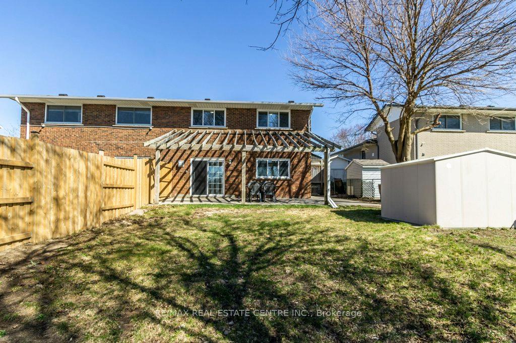 Photo 35 of 43 Briar Knoll Drive, Kitchener — HOMEH