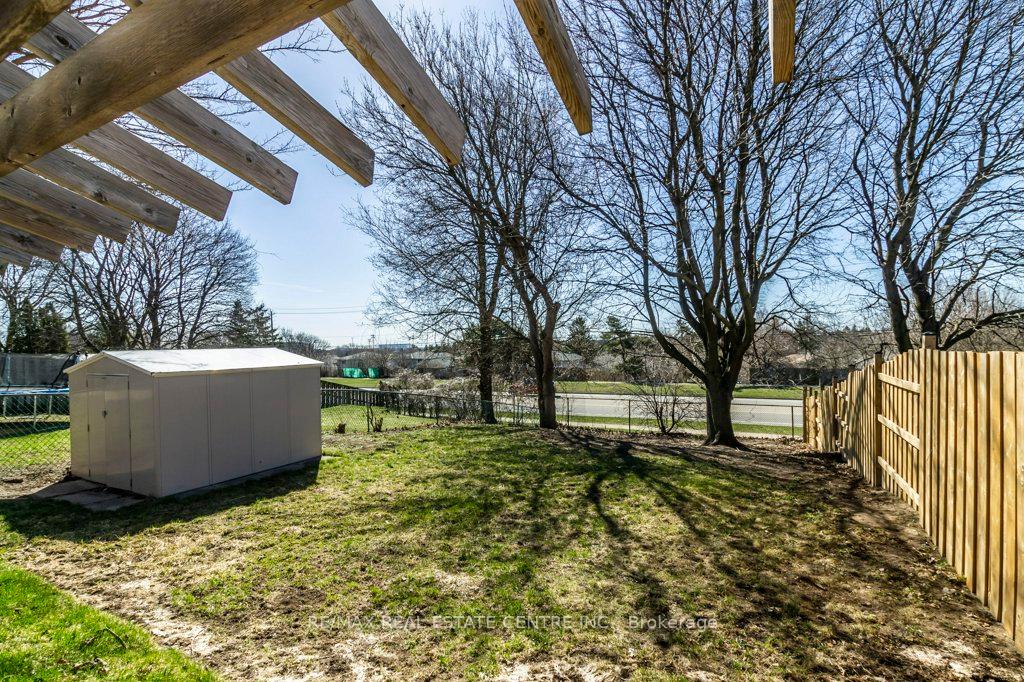 Photo 36 of 43 Briar Knoll Drive, Kitchener — HOMEH