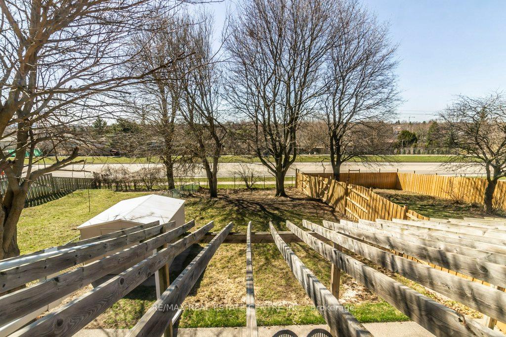 Photo 38 of 43 Briar Knoll Drive, Kitchener — HOMEH