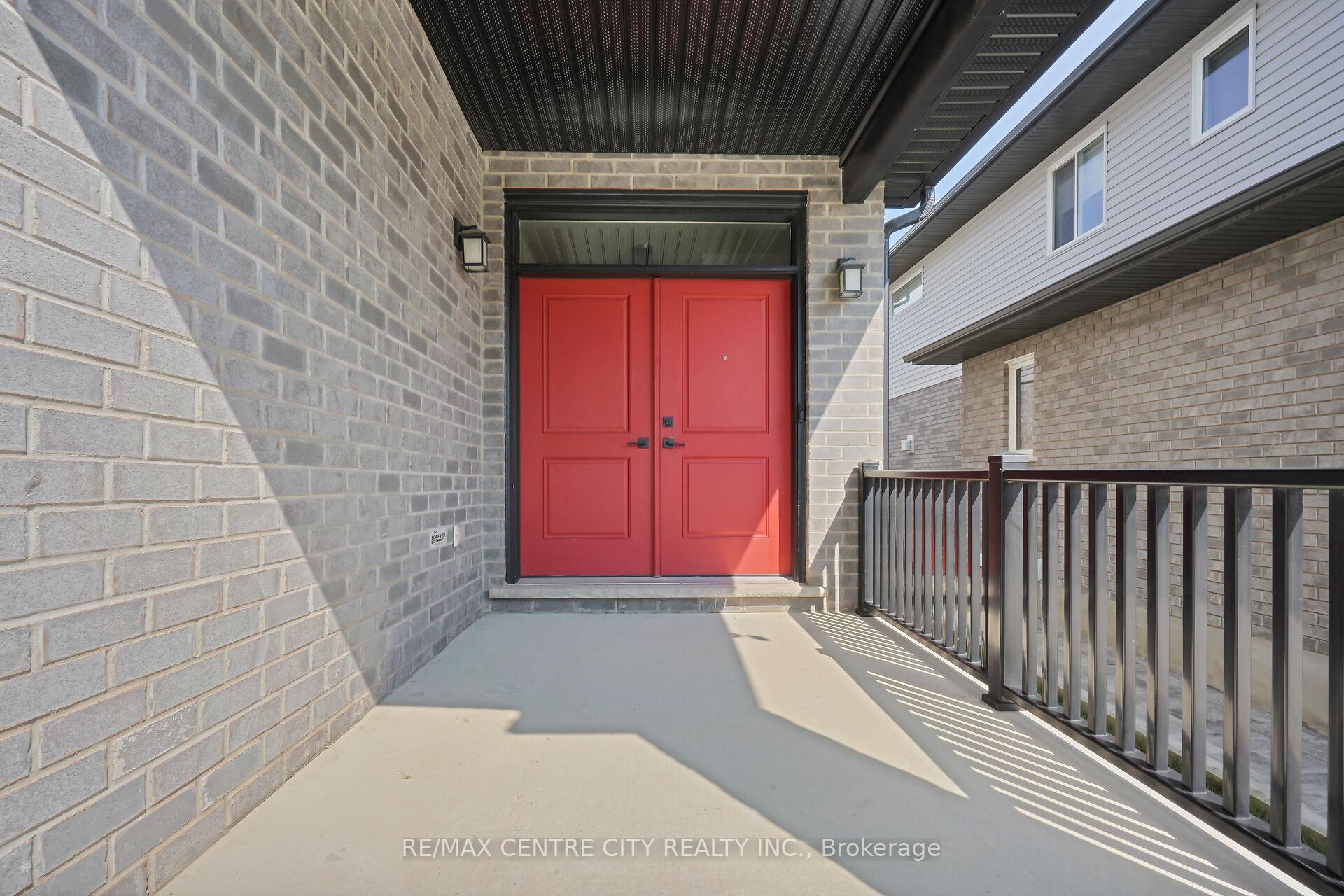 Photo 3 of 24 Locky Lane, Middlesex Centre, Rural Middlesex Centre — HOMEH