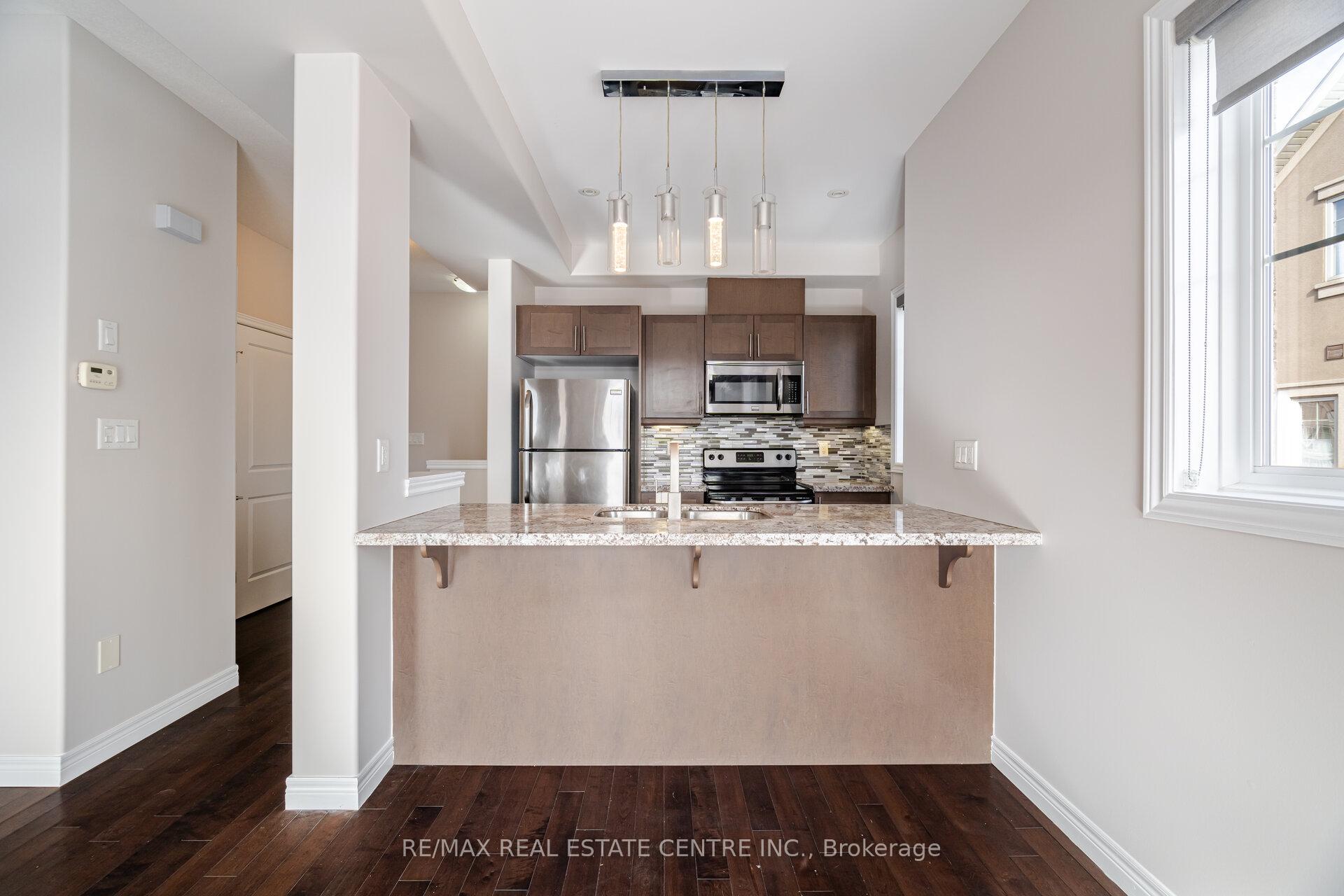 Photo 13 of 221 Westbank Trail, Hamilton, Stoney Creek — HOMEH