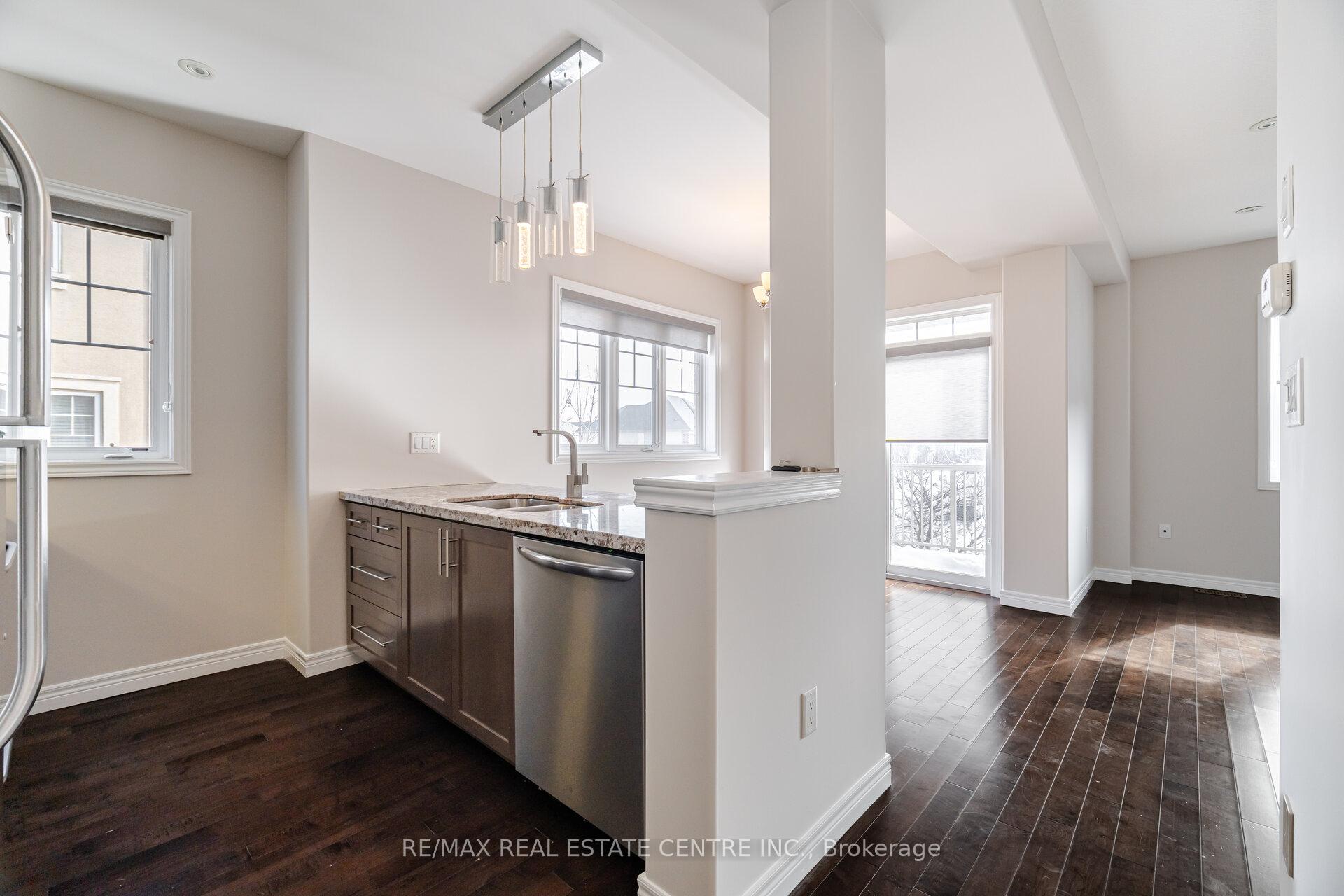 Photo 15 of 221 Westbank Trail, Hamilton, Stoney Creek — HOMEH