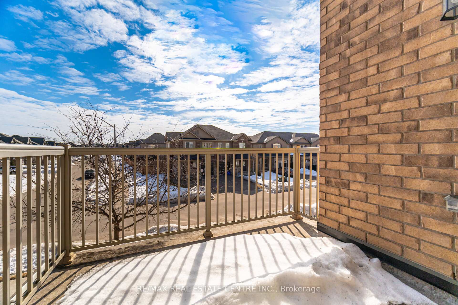 Photo 18 of 221 Westbank Trail, Hamilton, Stoney Creek — HOMEH