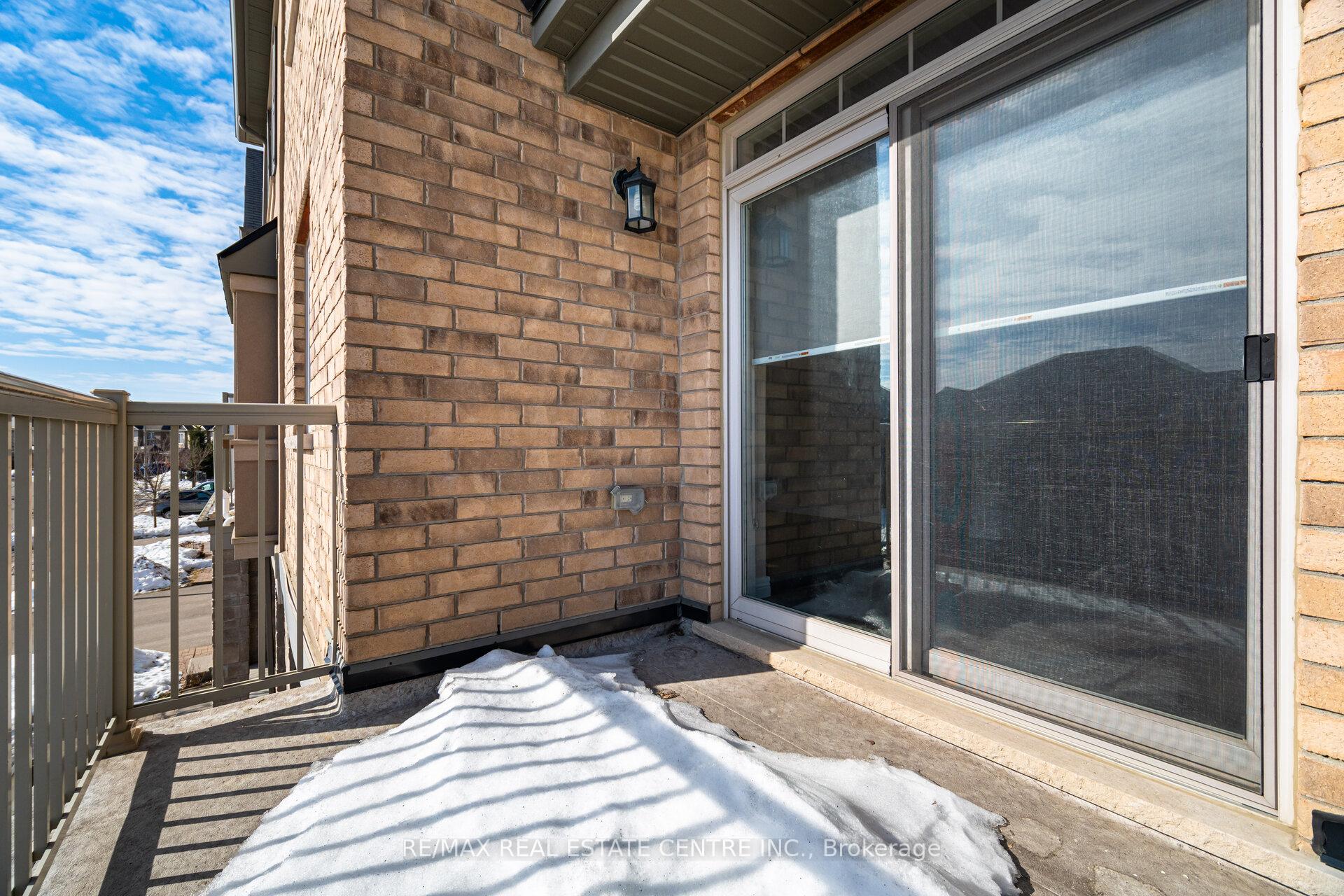 Photo 19 of 221 Westbank Trail, Hamilton, Stoney Creek — HOMEH