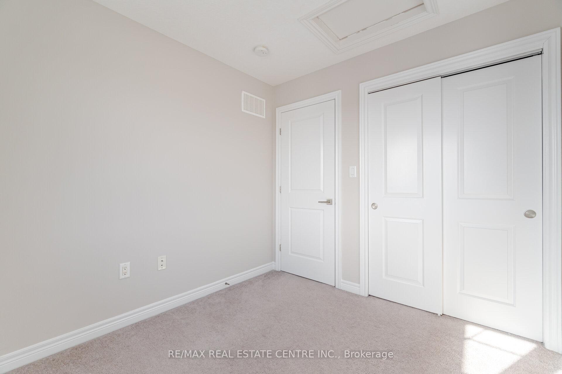 Photo 36 of 221 Westbank Trail, Hamilton, Stoney Creek — HOMEH