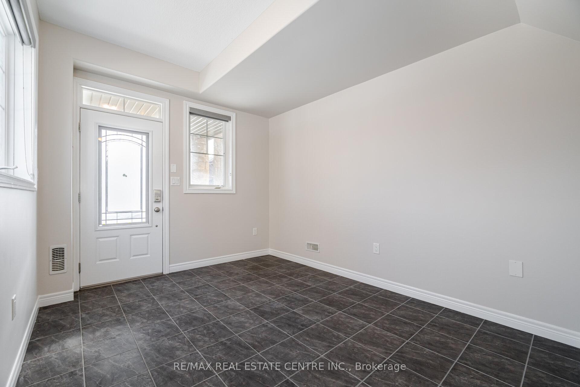 Photo 40 of 221 Westbank Trail, Hamilton, Stoney Creek — HOMEH