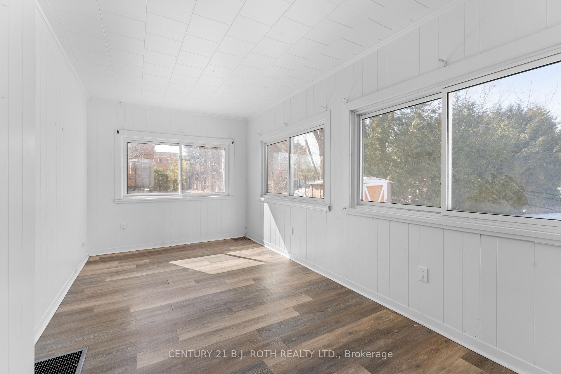 Photo 11 of 414 Elizabeth Street, Midland — HOMEH