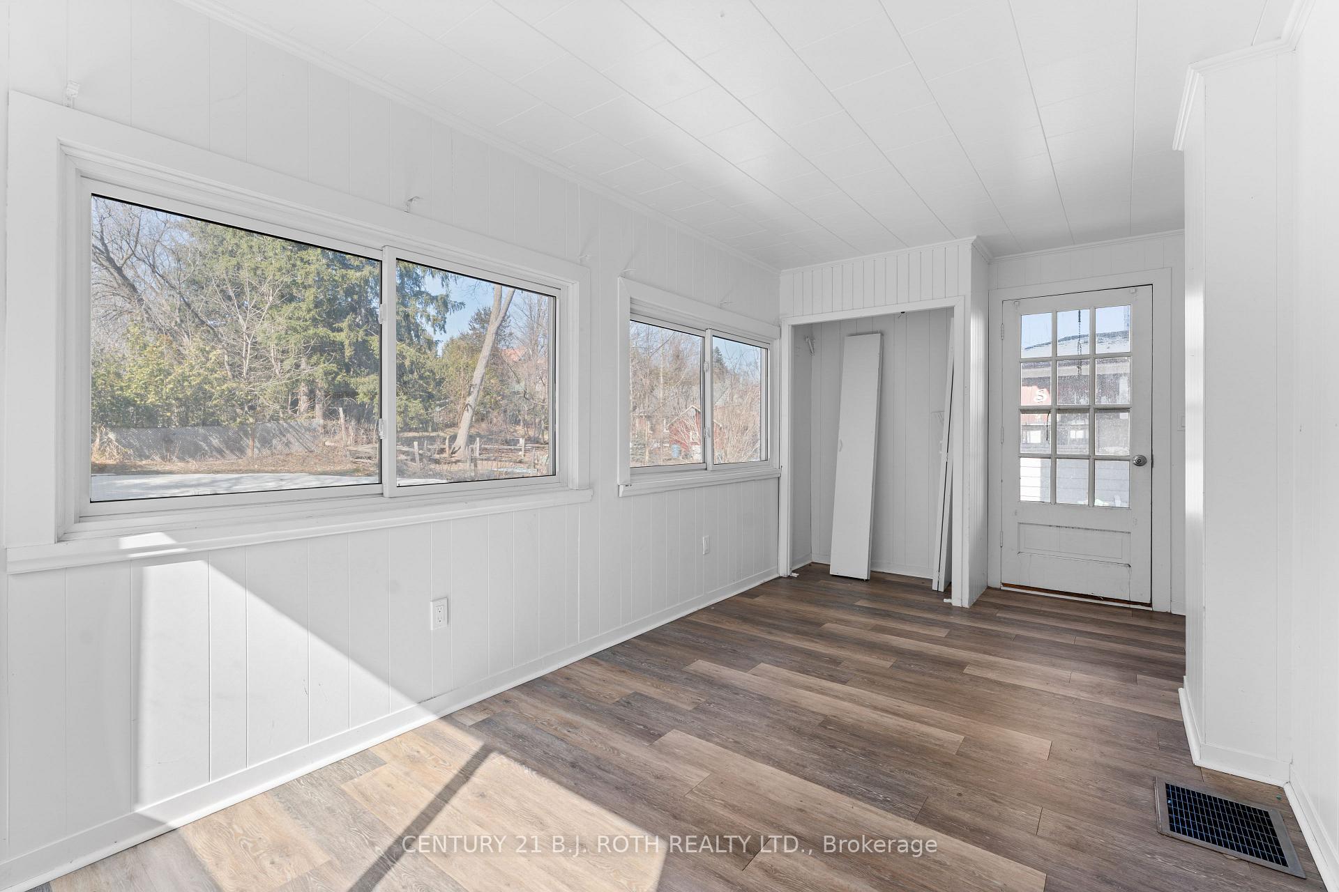 Photo 12 of 414 Elizabeth Street, Midland — HOMEH