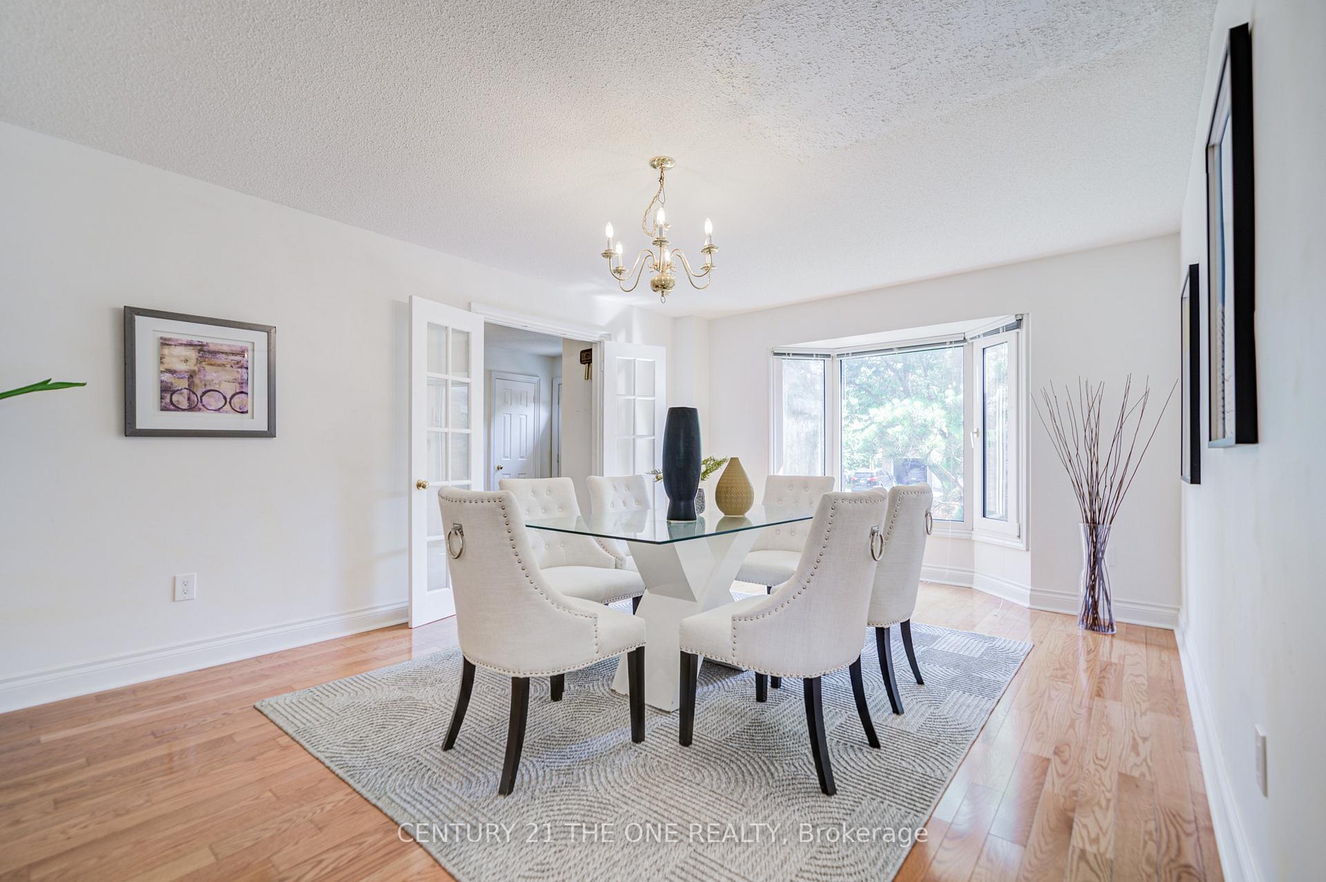 Photo 12 of 35 Ambleside Crescent, Markham, Unionville — HOMEH