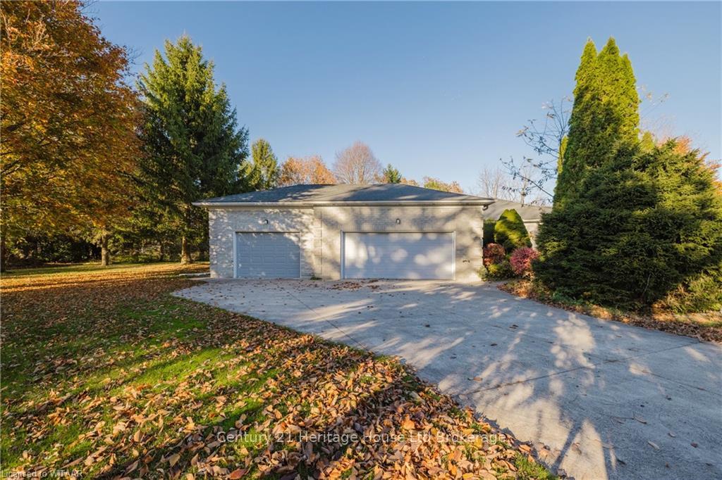 Photo 3 of 14278 Thirteen Mile Road, Middlesex Centre, Birr — HOMEH