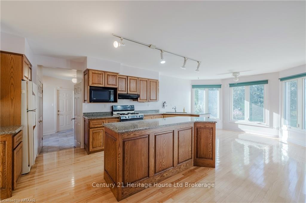 Photo 13 of 14278 Thirteen Mile Road, Middlesex Centre, Birr — HOMEH