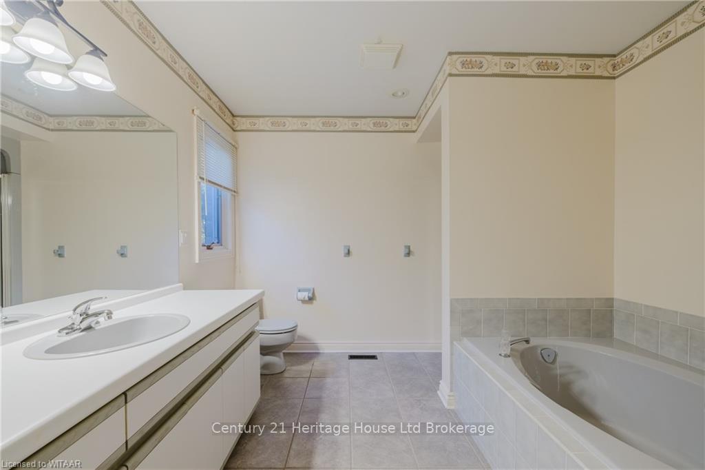 Photo 19 of 14278 Thirteen Mile Road, Middlesex Centre, Birr — HOMEH