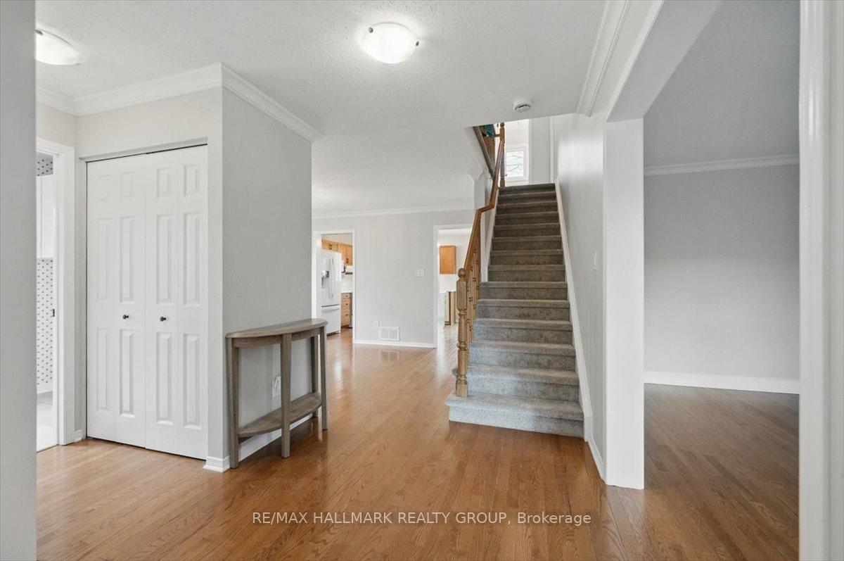 Photo 3 of 111 Hansen Avenue, Ottawa, Kanata - Kanata Lakes/Heritage Hills — HOMEH