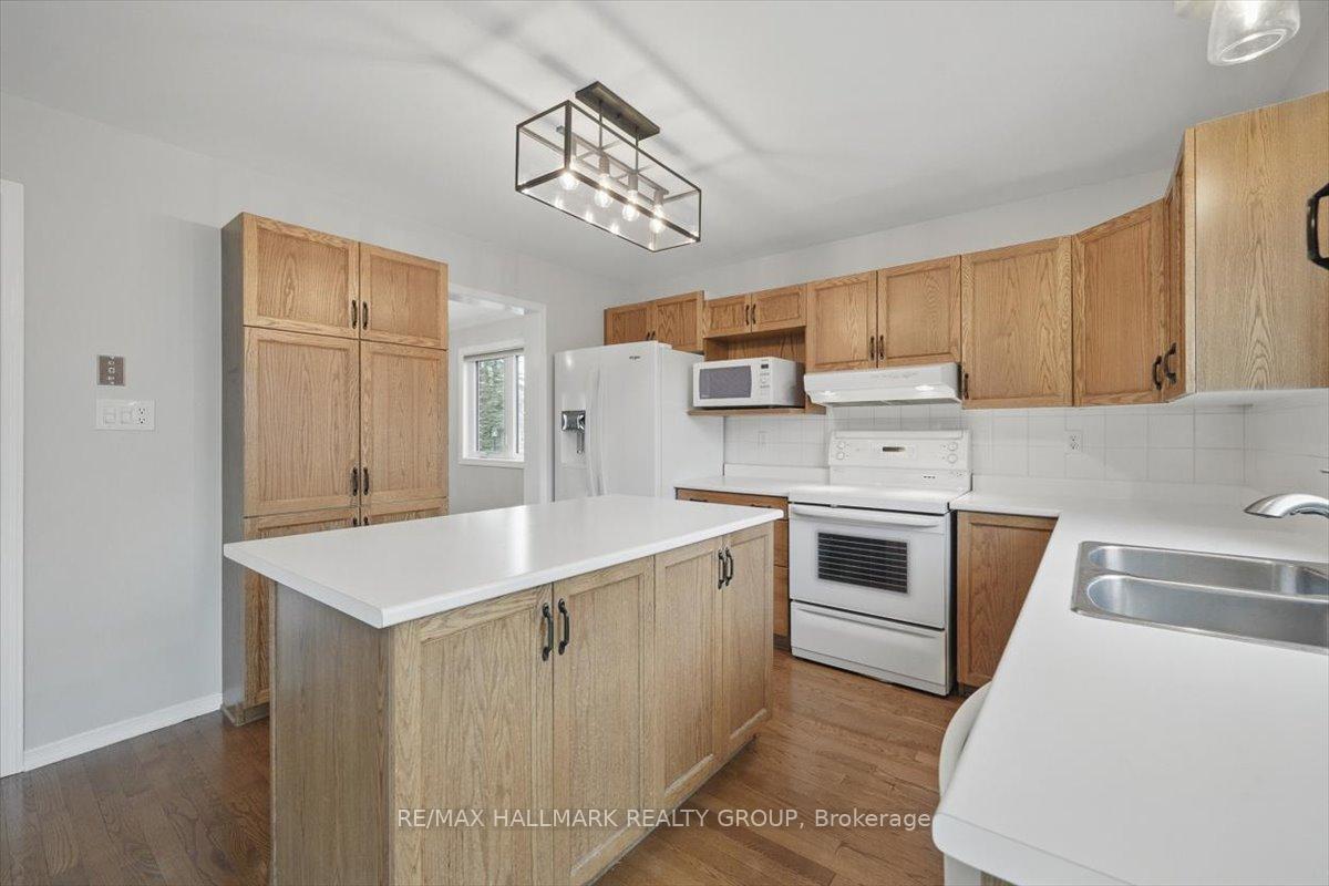Photo 12 of 111 Hansen Avenue, Ottawa, Kanata - Kanata Lakes/Heritage Hills — HOMEH