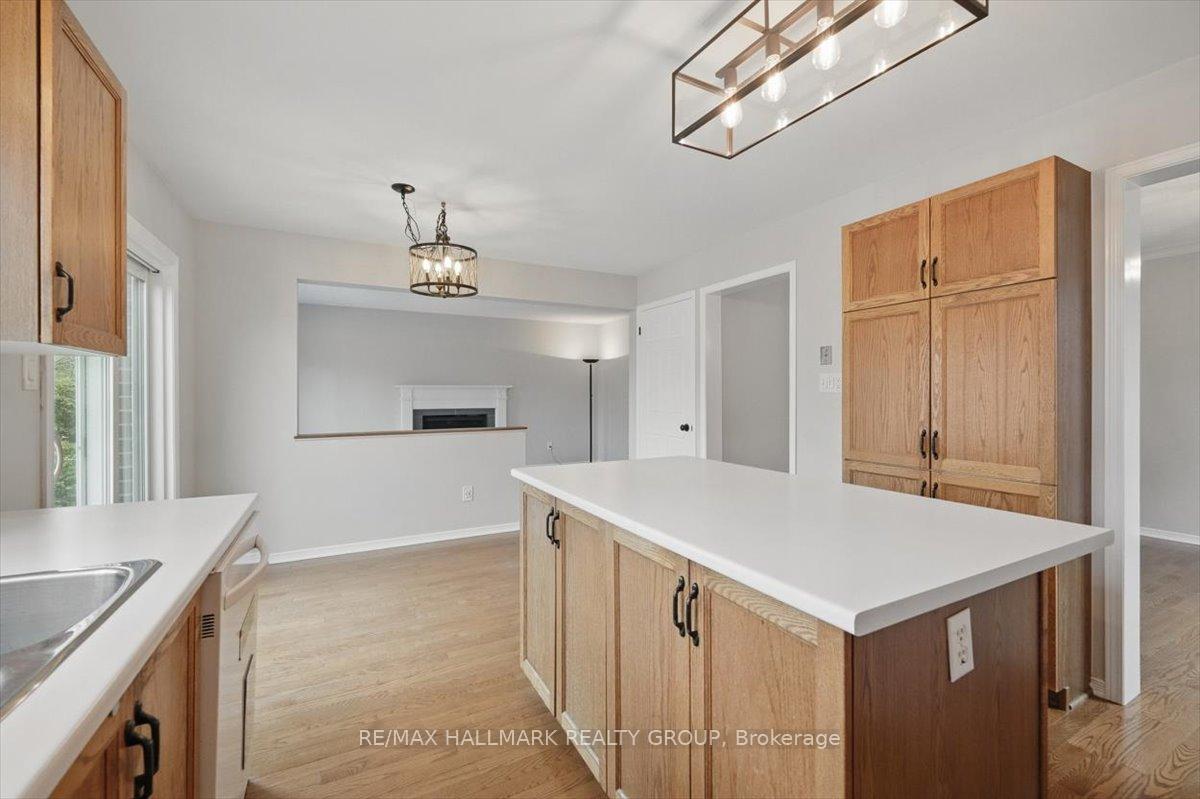 Photo 13 of 111 Hansen Avenue, Ottawa, Kanata - Kanata Lakes/Heritage Hills — HOMEH