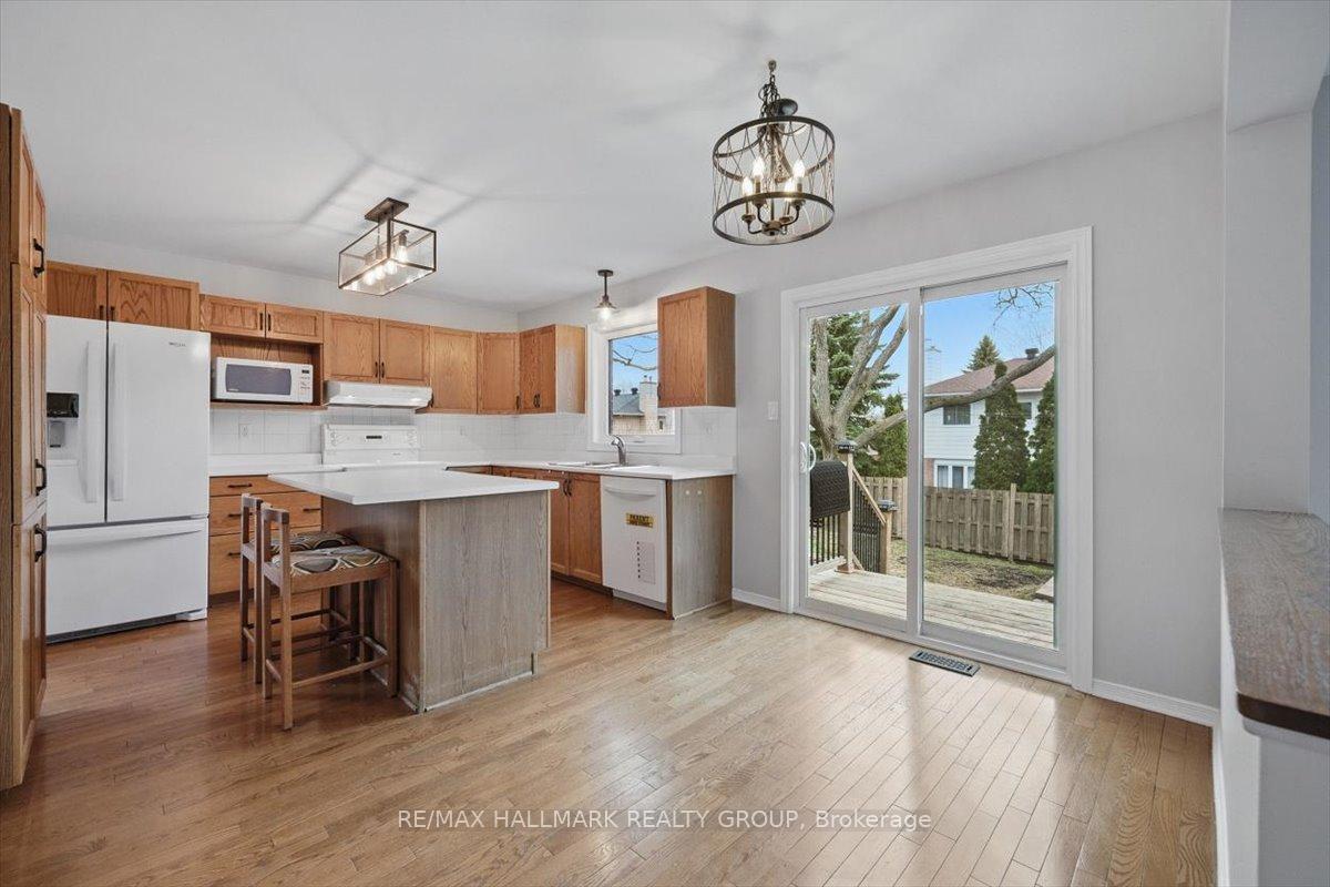 Photo 17 of 111 Hansen Avenue, Ottawa, Kanata - Kanata Lakes/Heritage Hills — HOMEH