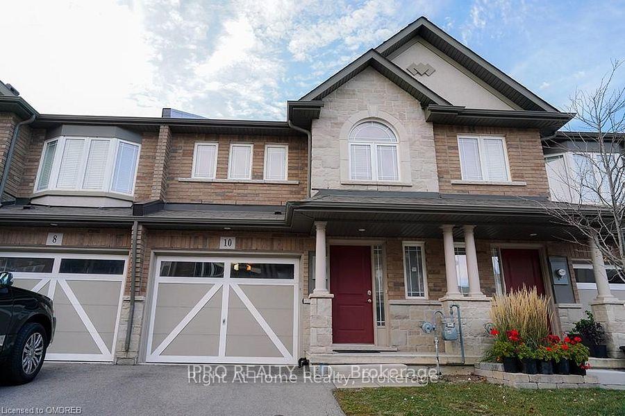 Photo 1 of 10 Bloom Crescent, Hamilton, Rural Glanbrook — HOMEH