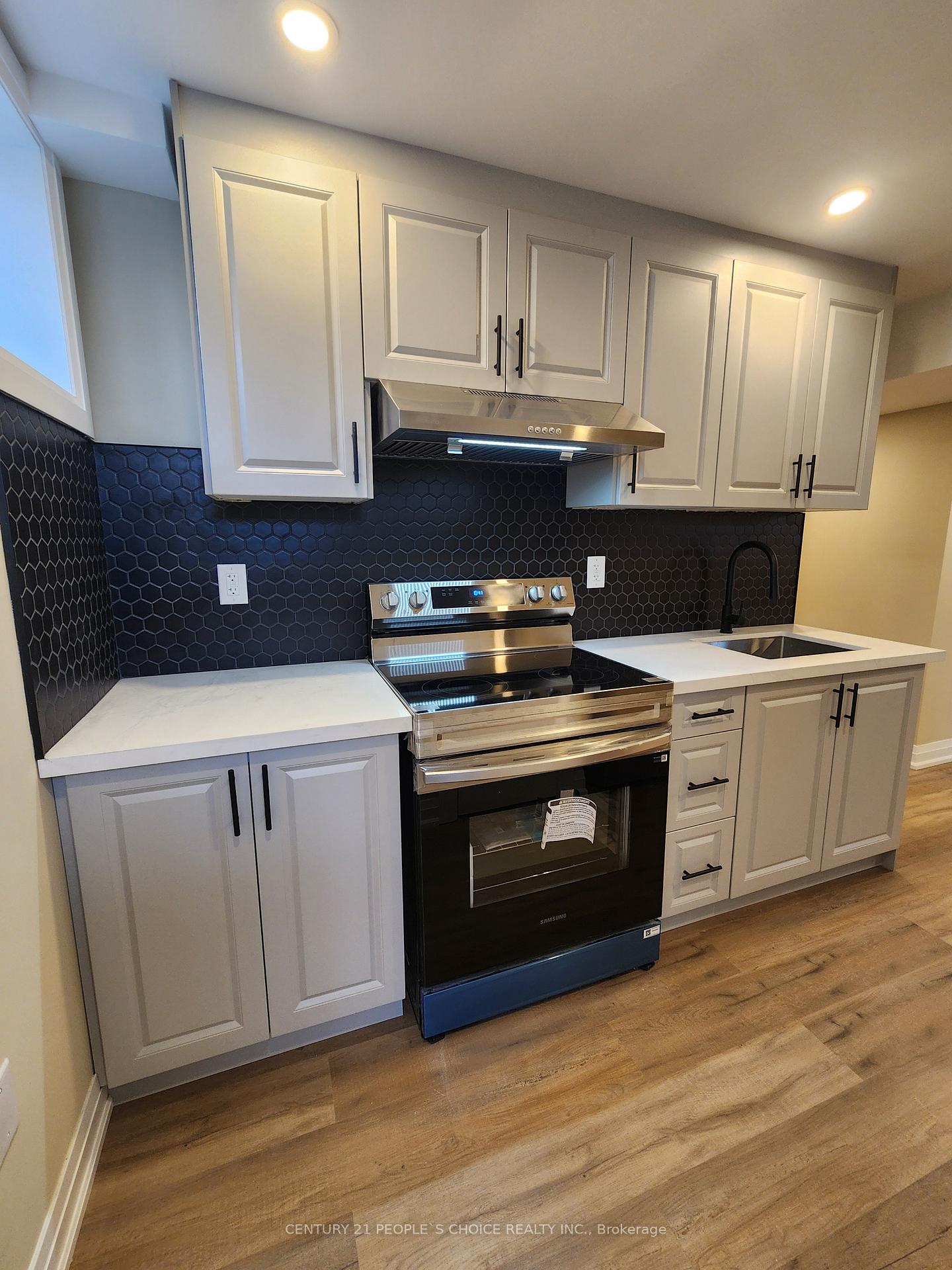 Photo 3 of 744 Kennedy Circle W, Milton, Cobban — HOMEH