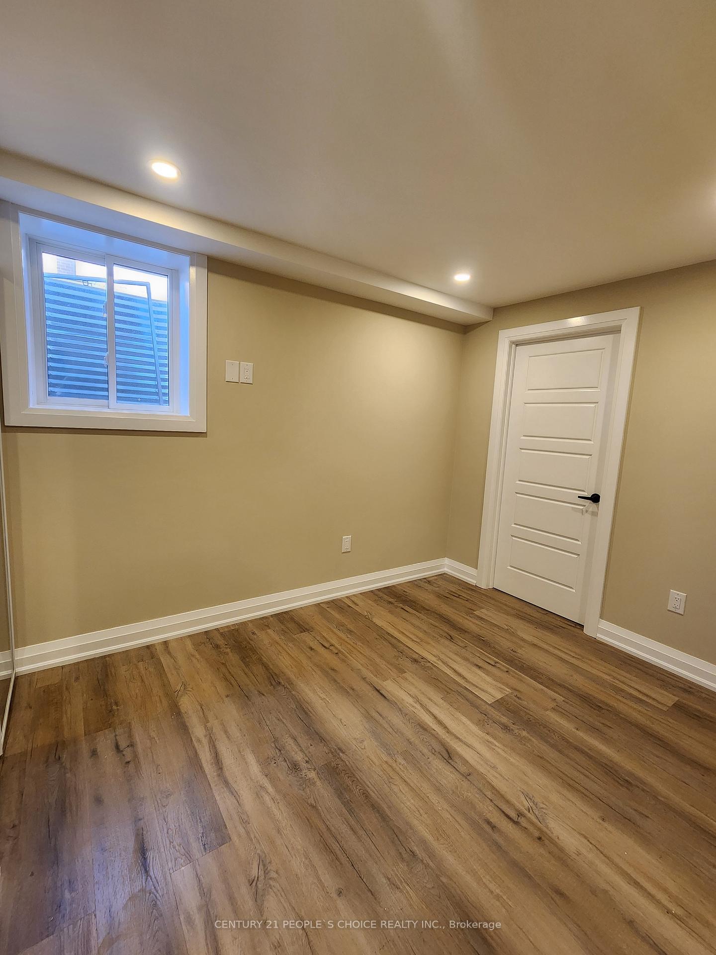 Photo 9 of 744 Kennedy Circle W, Milton, Cobban — HOMEH