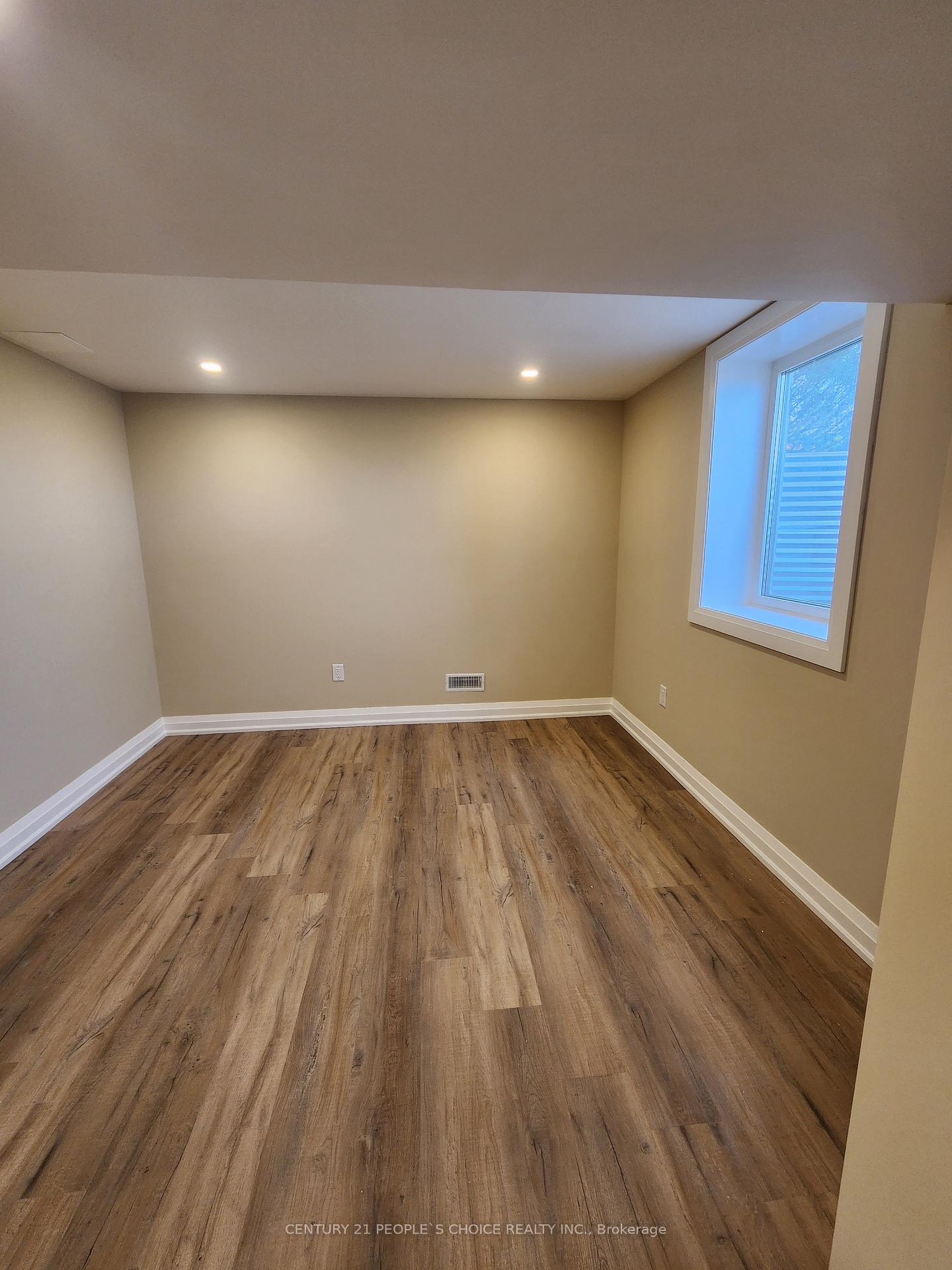Photo 12 of 744 Kennedy Circle W, Milton, Cobban — HOMEH