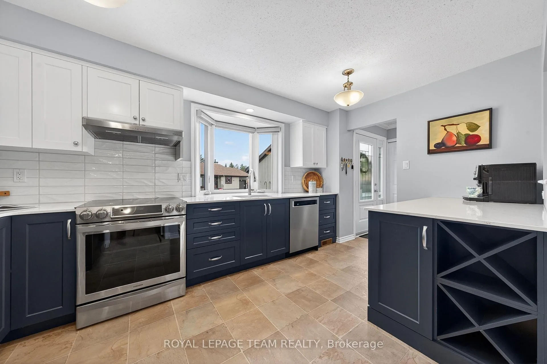 Photo 15 of 11 Glen Abbey Crescent, Ottawa, Stittsville (Central) — HOMEH