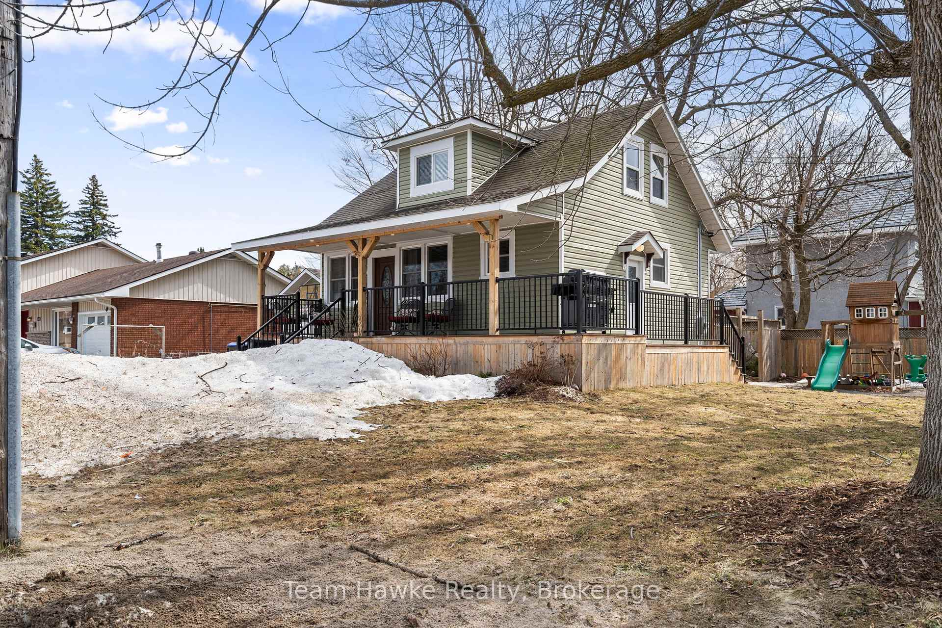 Photo 2 of 475 Colborne Street, Midland — HOMEH